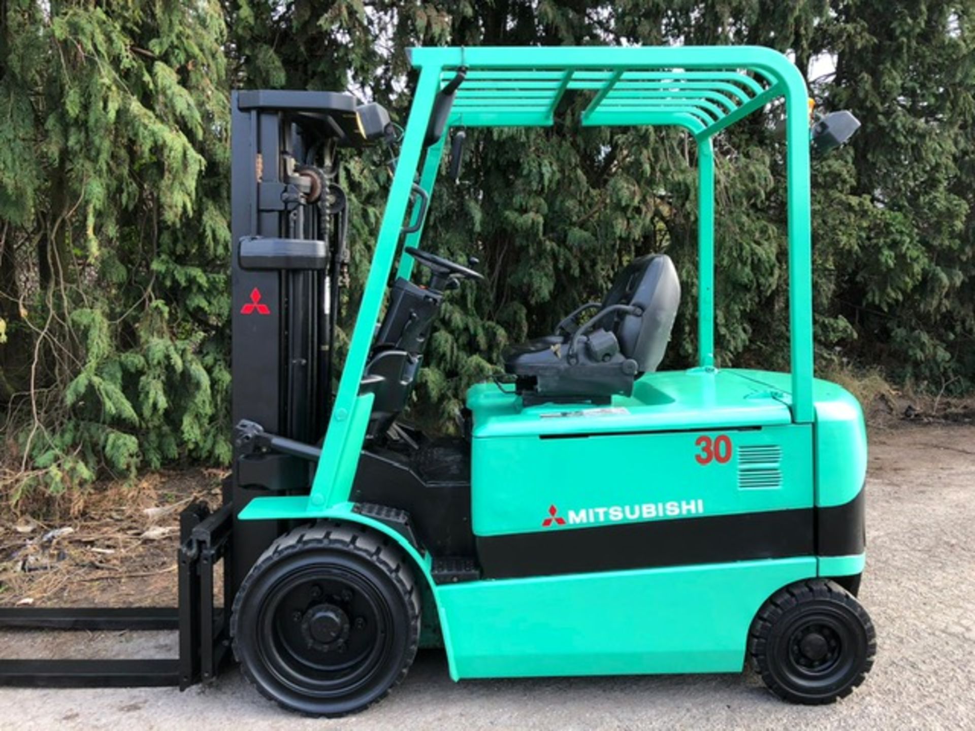 WITHDRAWN LOT Mitsubishi 3.0 Tonne Electric Forklift