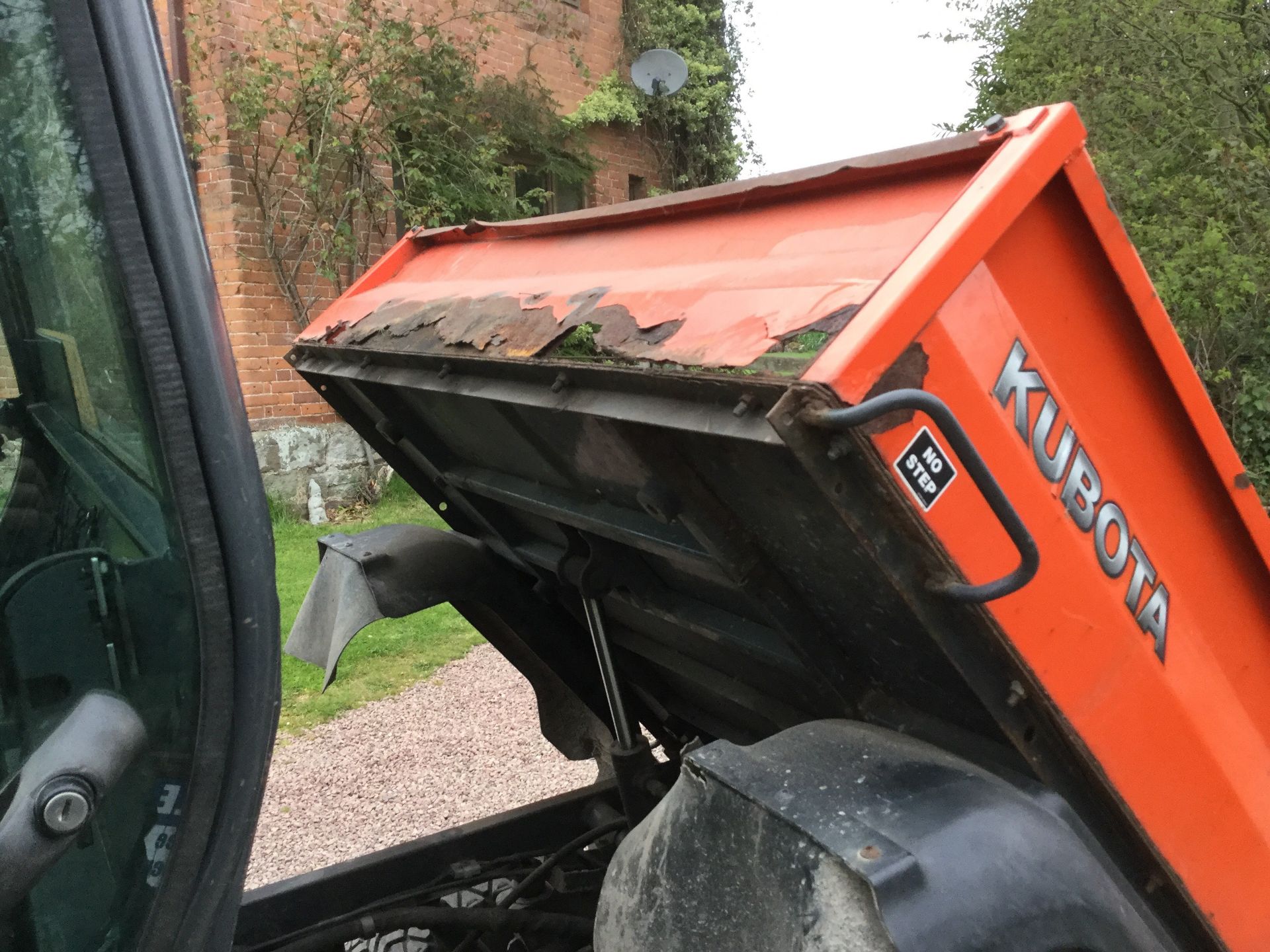 Kubota RTV With Tipping Back - Image 3 of 7