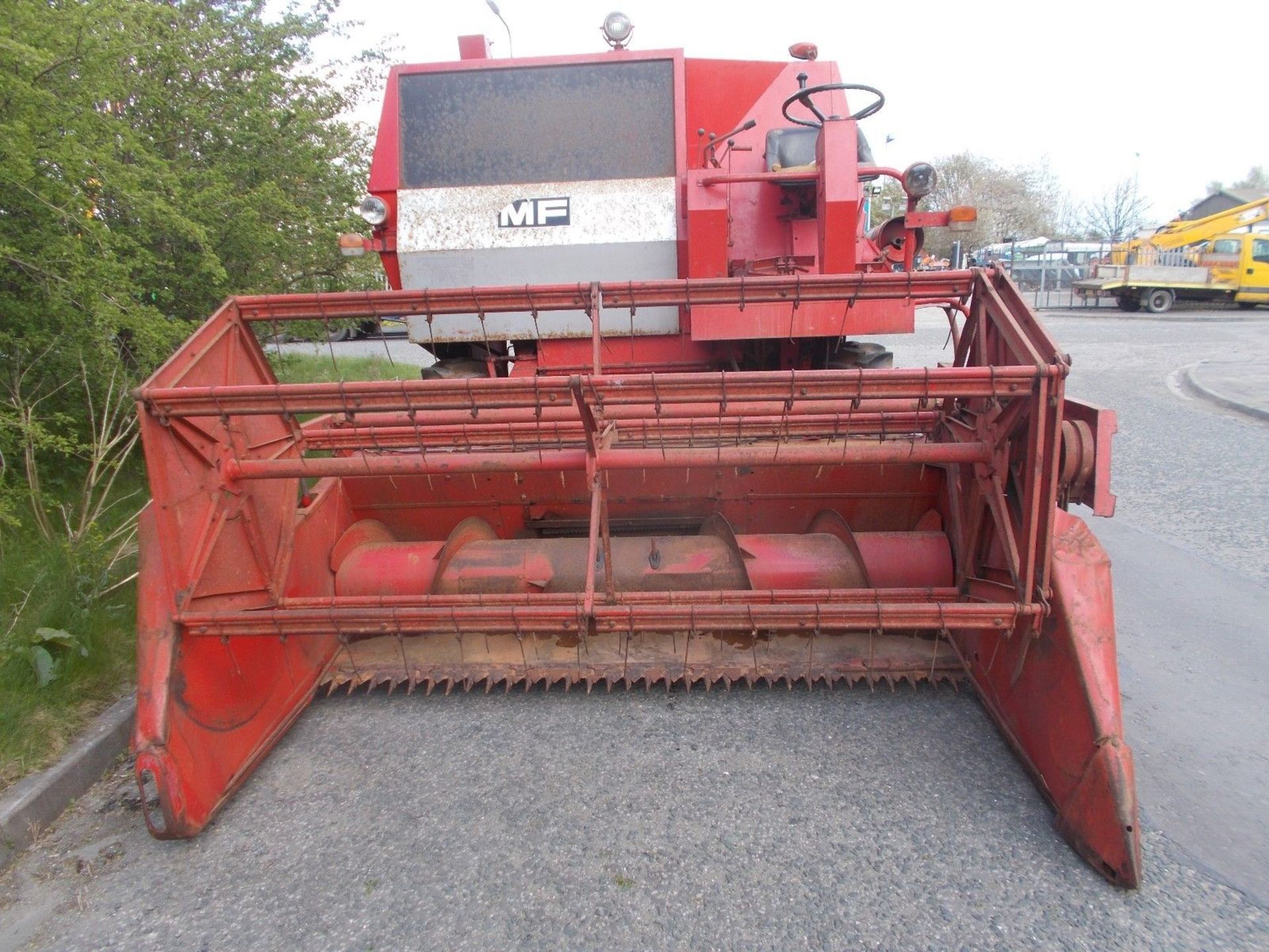 Massey Ferguson 307 Combine Harvester Tractor - Image 9 of 12