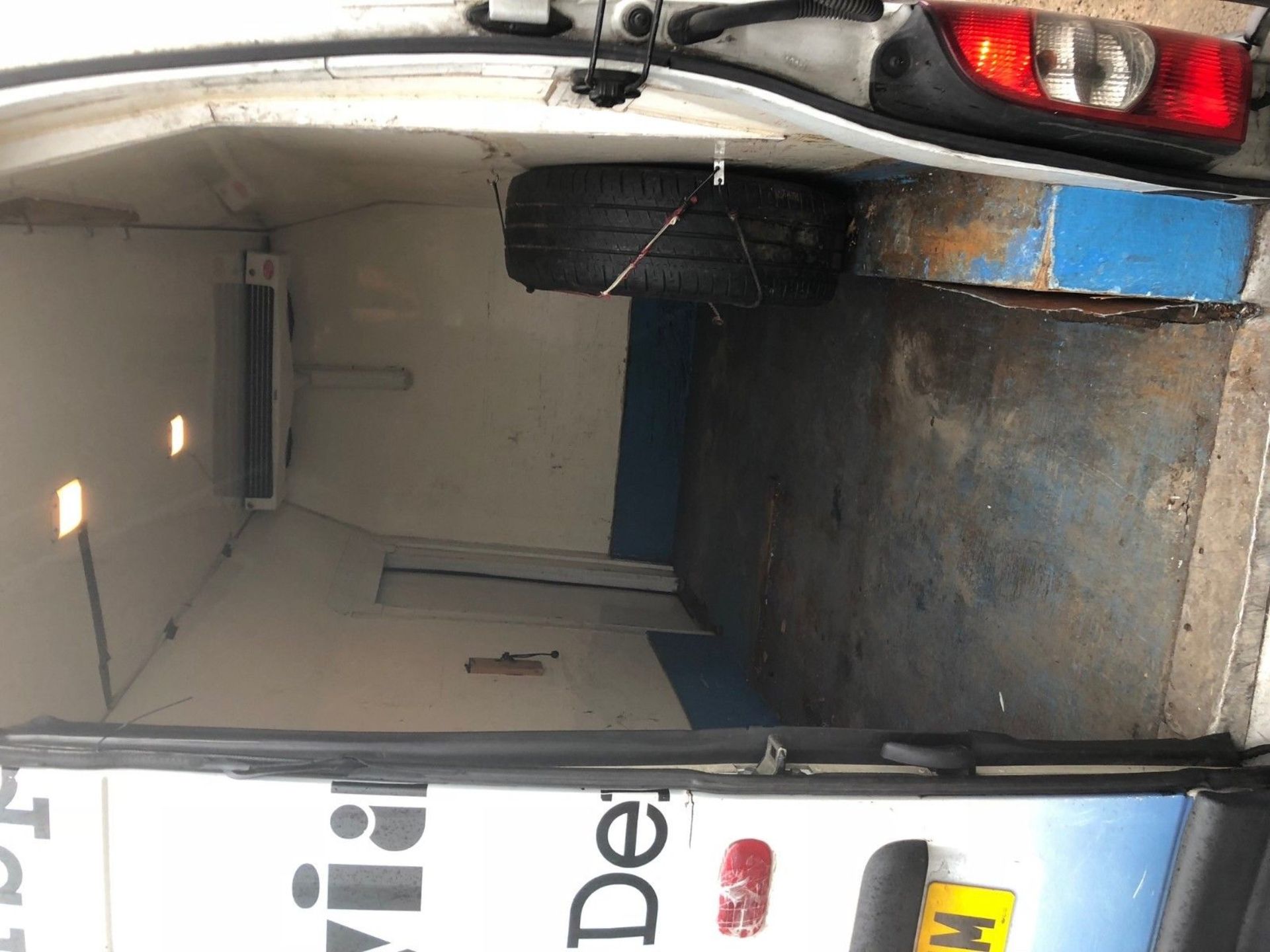 53 Plate Renault Master 2.5 Diesel Fridge Van - Image 4 of 8