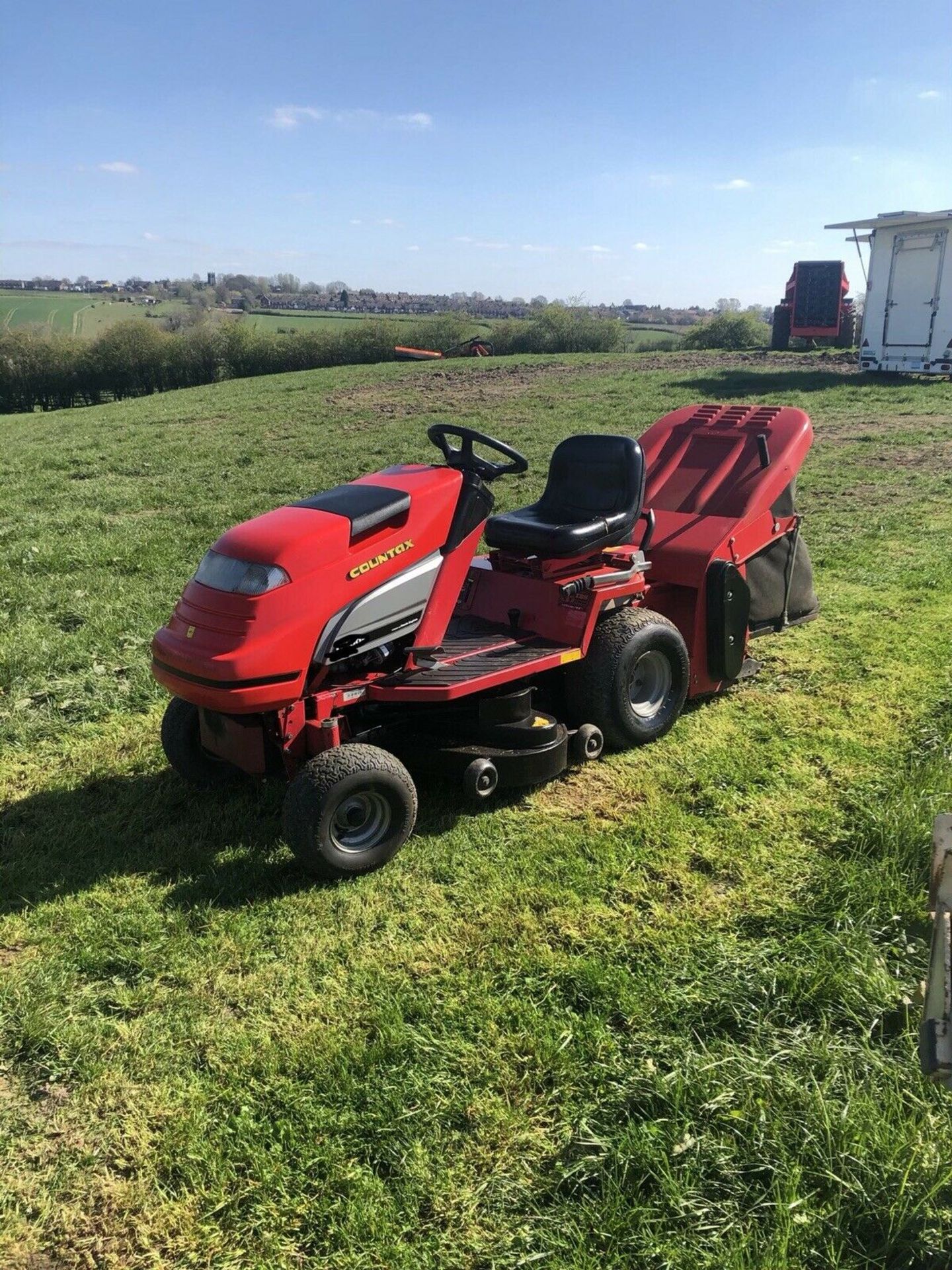 LOT WITHDRAWN Countax C800H Ride On Lawn Mower