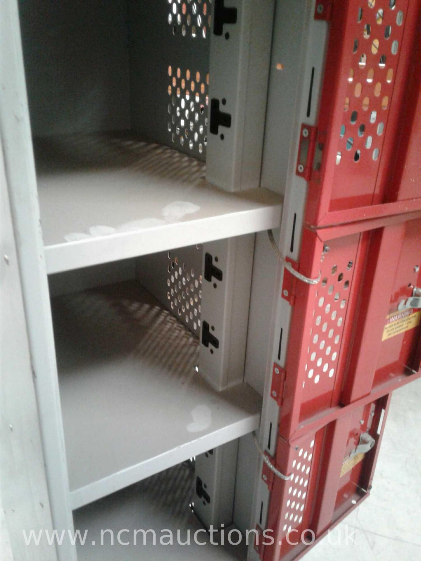 Armorgard powerstation 6 compartment locker - Image 2 of 2