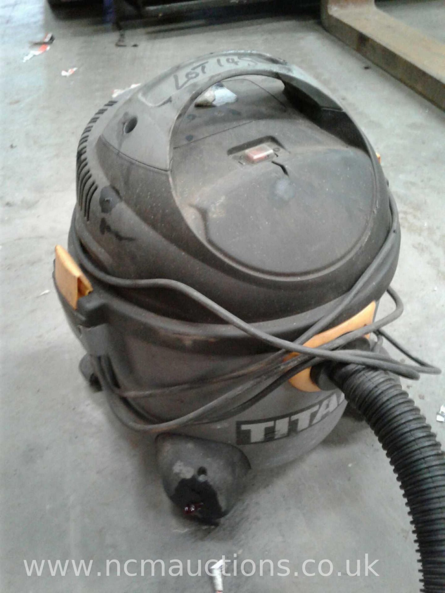 Titan hoover