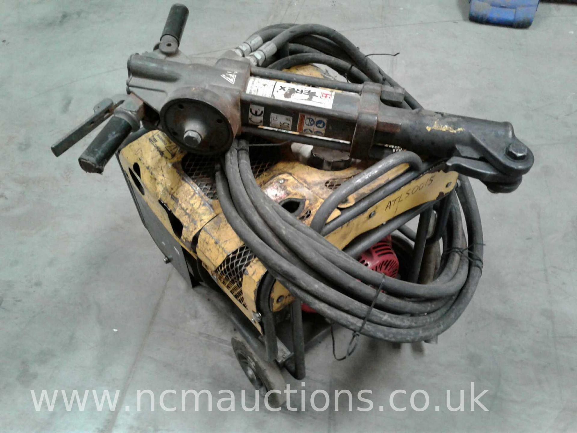 Atlas copco hydraulic Lp 9 20 p breaker pack with gun - Image 2 of 2