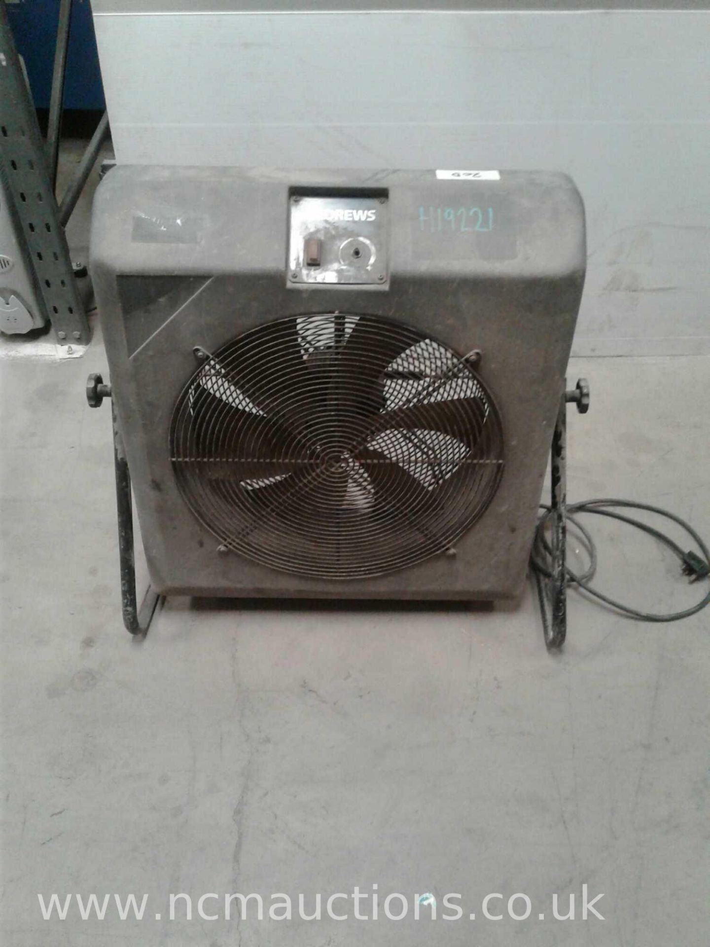 Andrews oscillating fan large