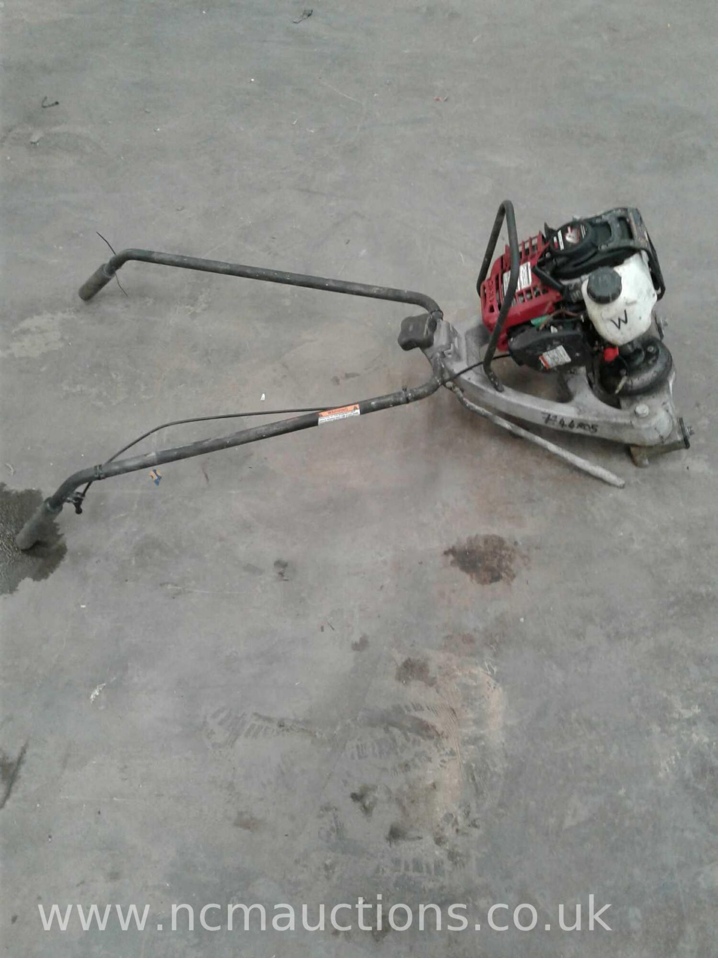 Honda powered concrete screed engine