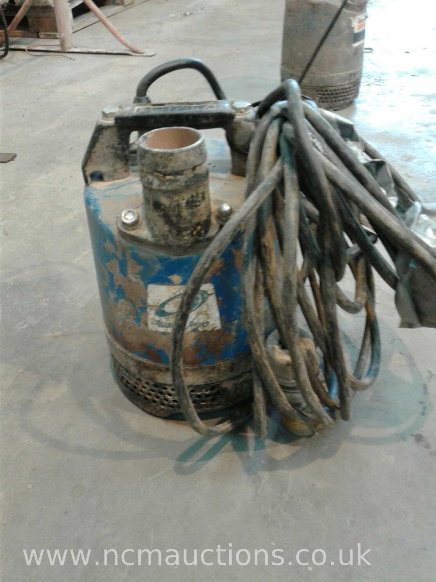 submersible pump