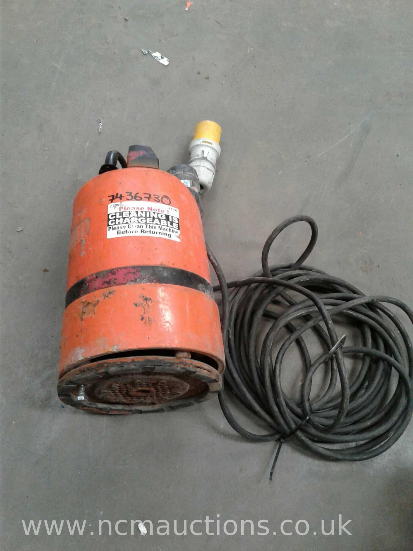 Submersible pump