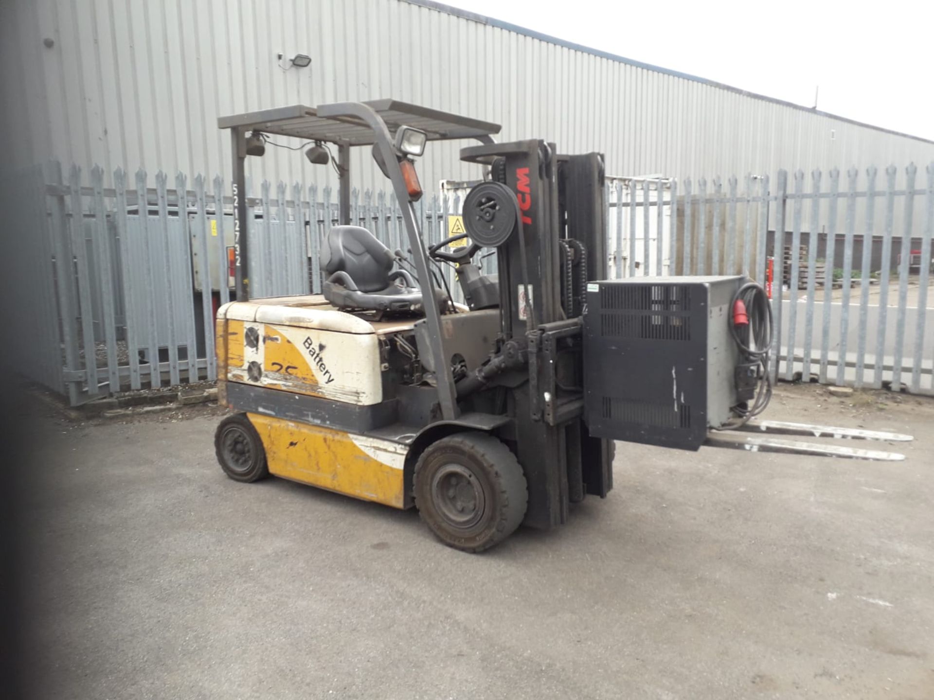 TCM 2.5 Tonne Electric Forklift - Image 6 of 6