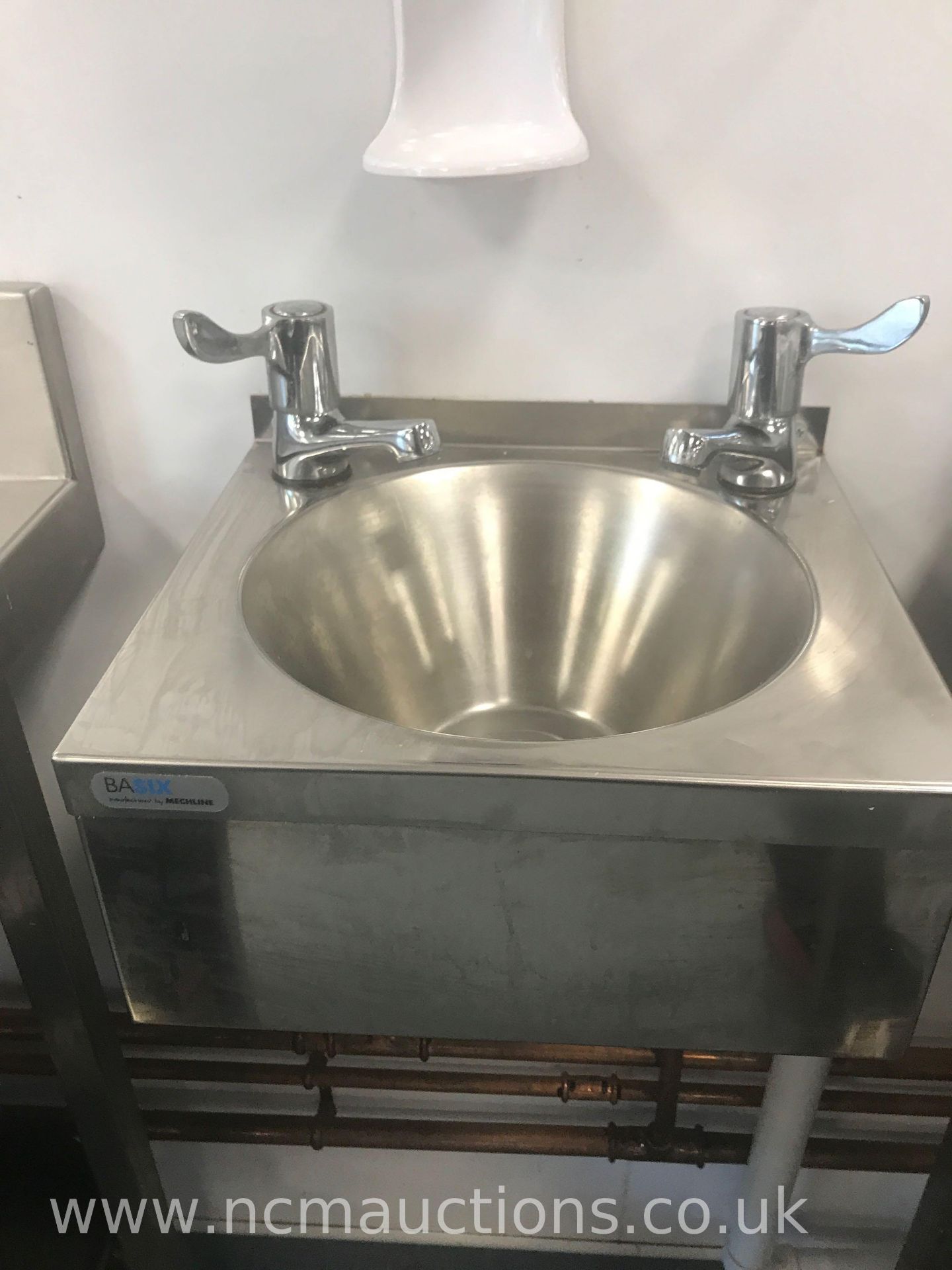 Hand Wash Basins - Image 2 of 3