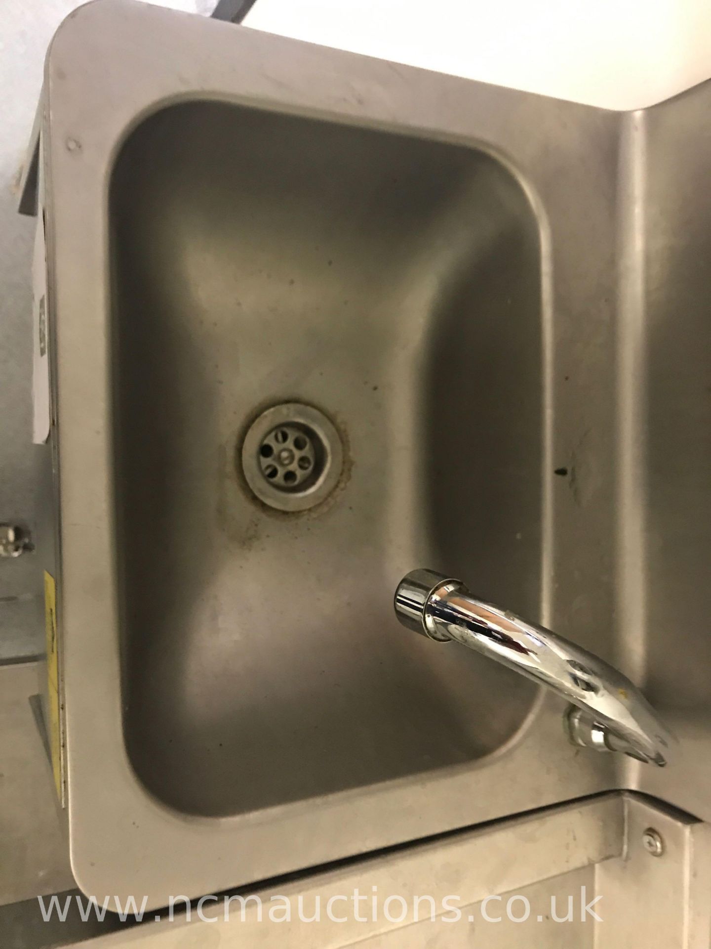 Hand Wash Basin - Image 2 of 2