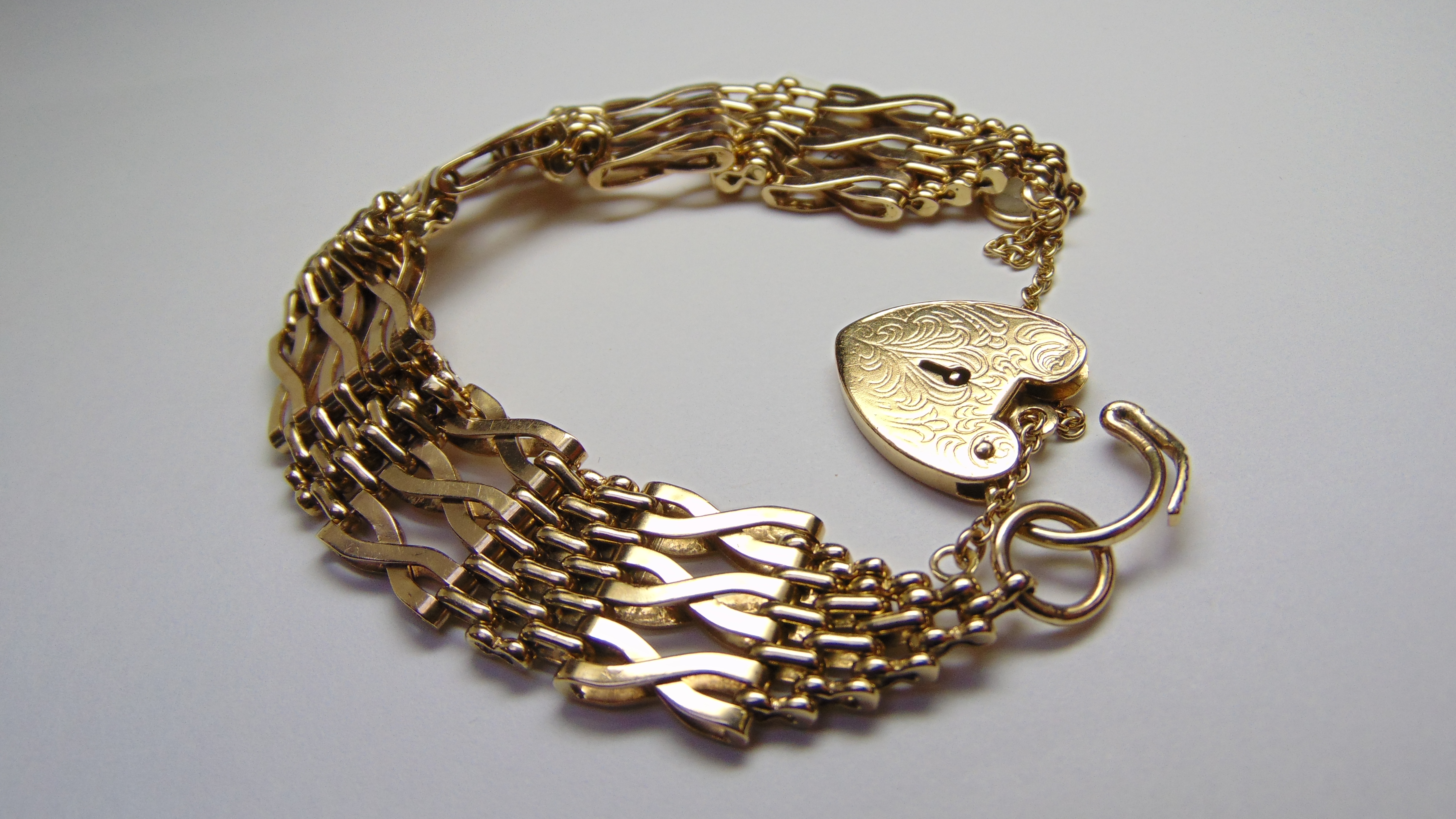 9ct Yellow Gold Fancy Gate Bracelet