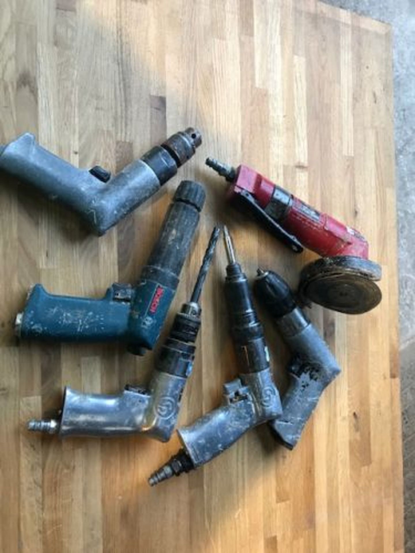 5 air staple guns & 1 air grinder