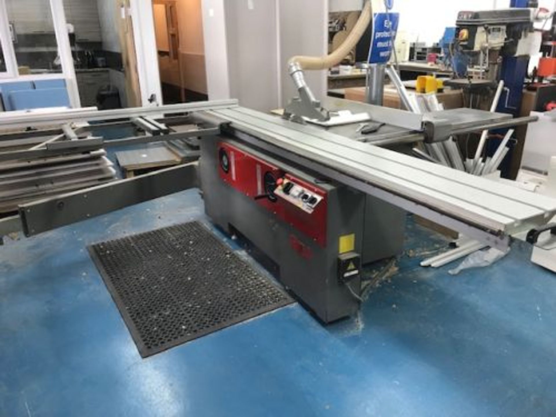 Magic 3.2m panel saw Model SC3000 year 2006 comes with spare blades