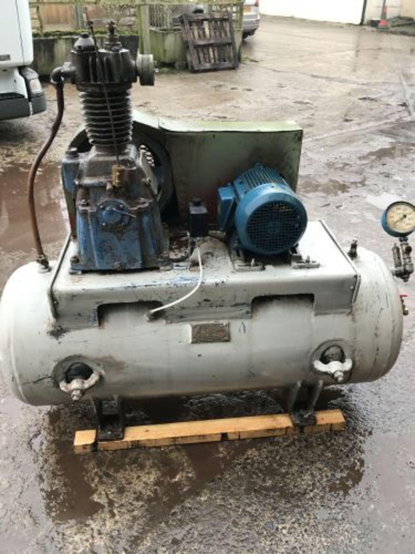 Broom&Wade big compressor/year 1951/original gauge/motor type FA50/new starter box/4 stroke