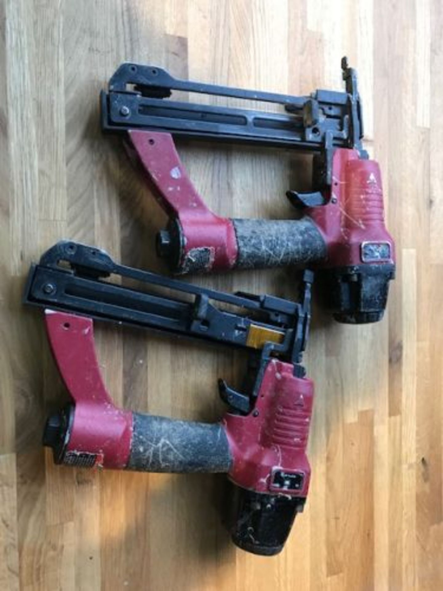 2 Montana air staple guns 13-40mm - Image 2 of 2