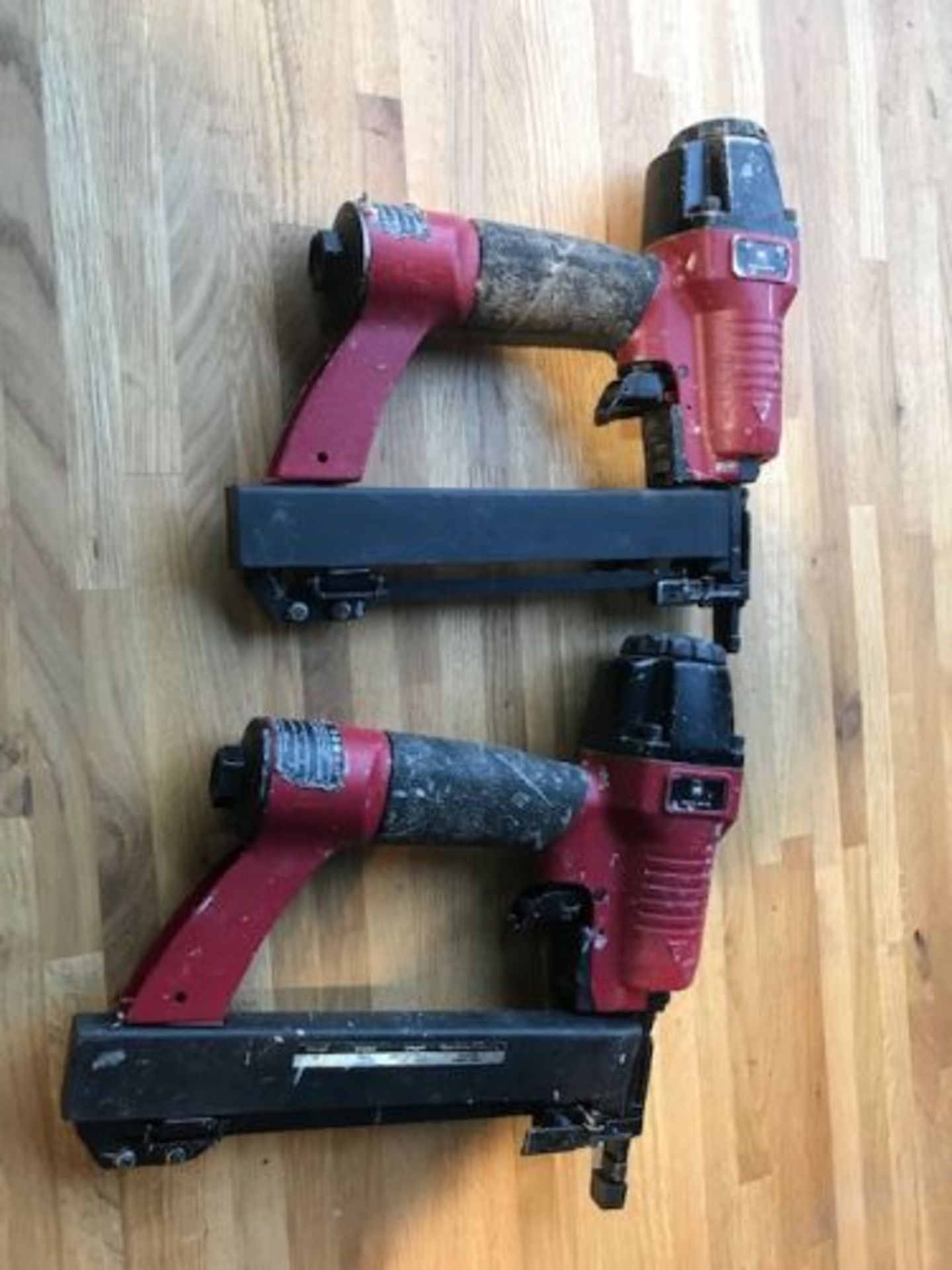 2 Montana air staple guns 13-40mm