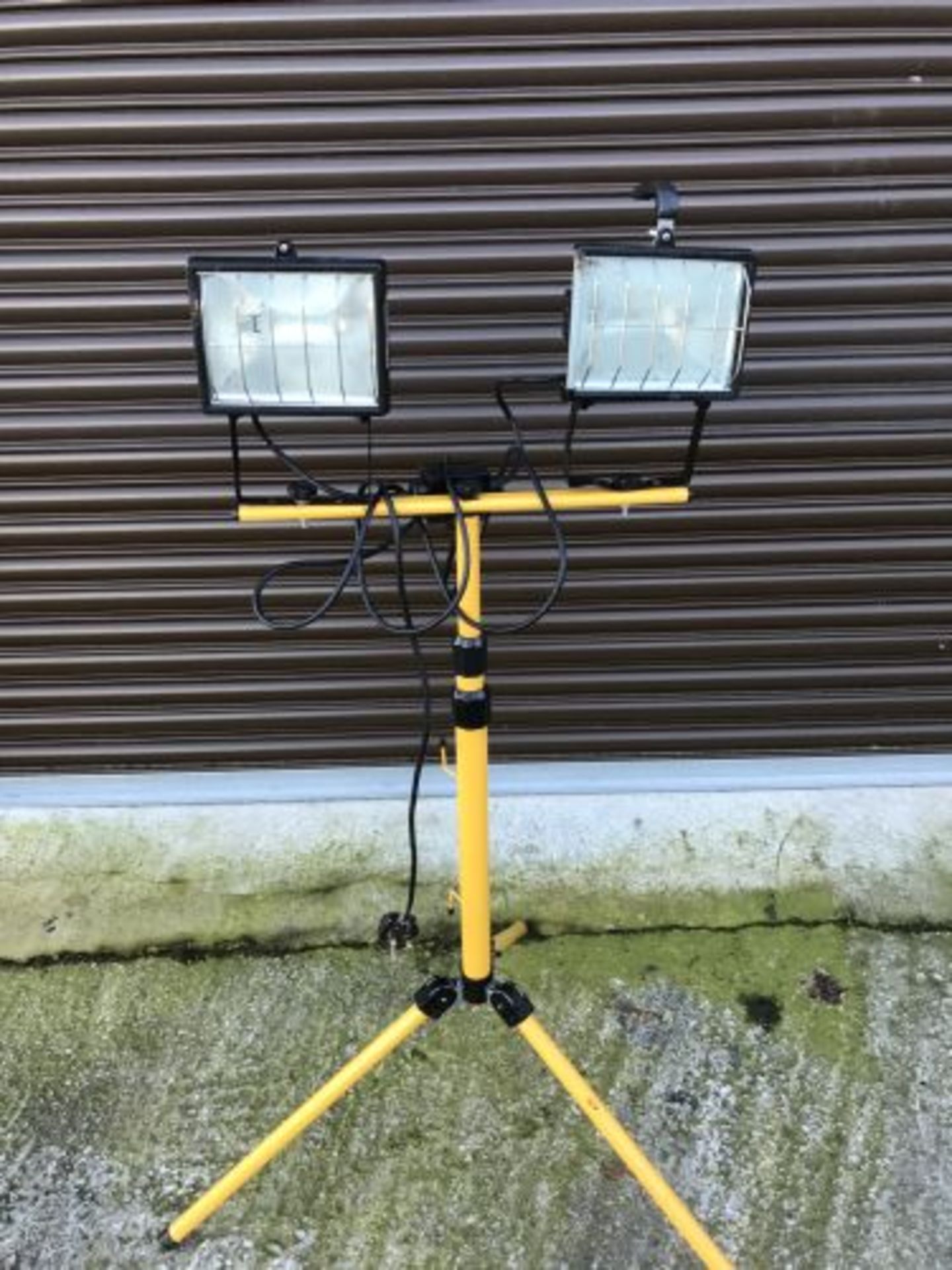 Faithfull Halogen twin tripod site lamp/adjustable height & fold away legs