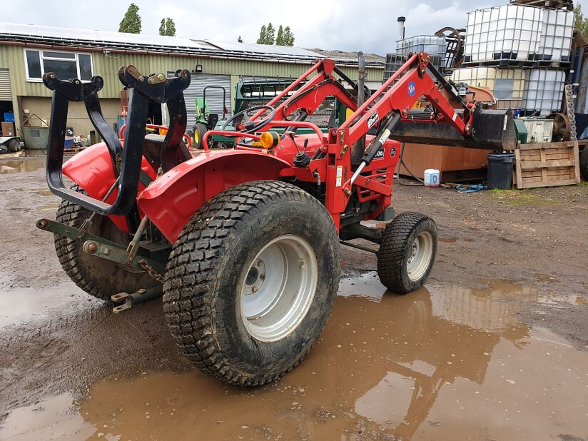 Yanmar Midi Compact Tractor With Loader - Image 4 of 9