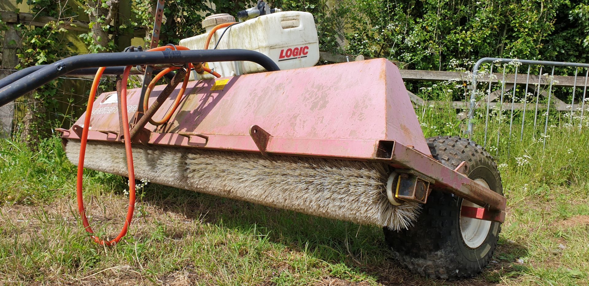 Logic ATV Weed Wipe Sprayer - Image 2 of 4