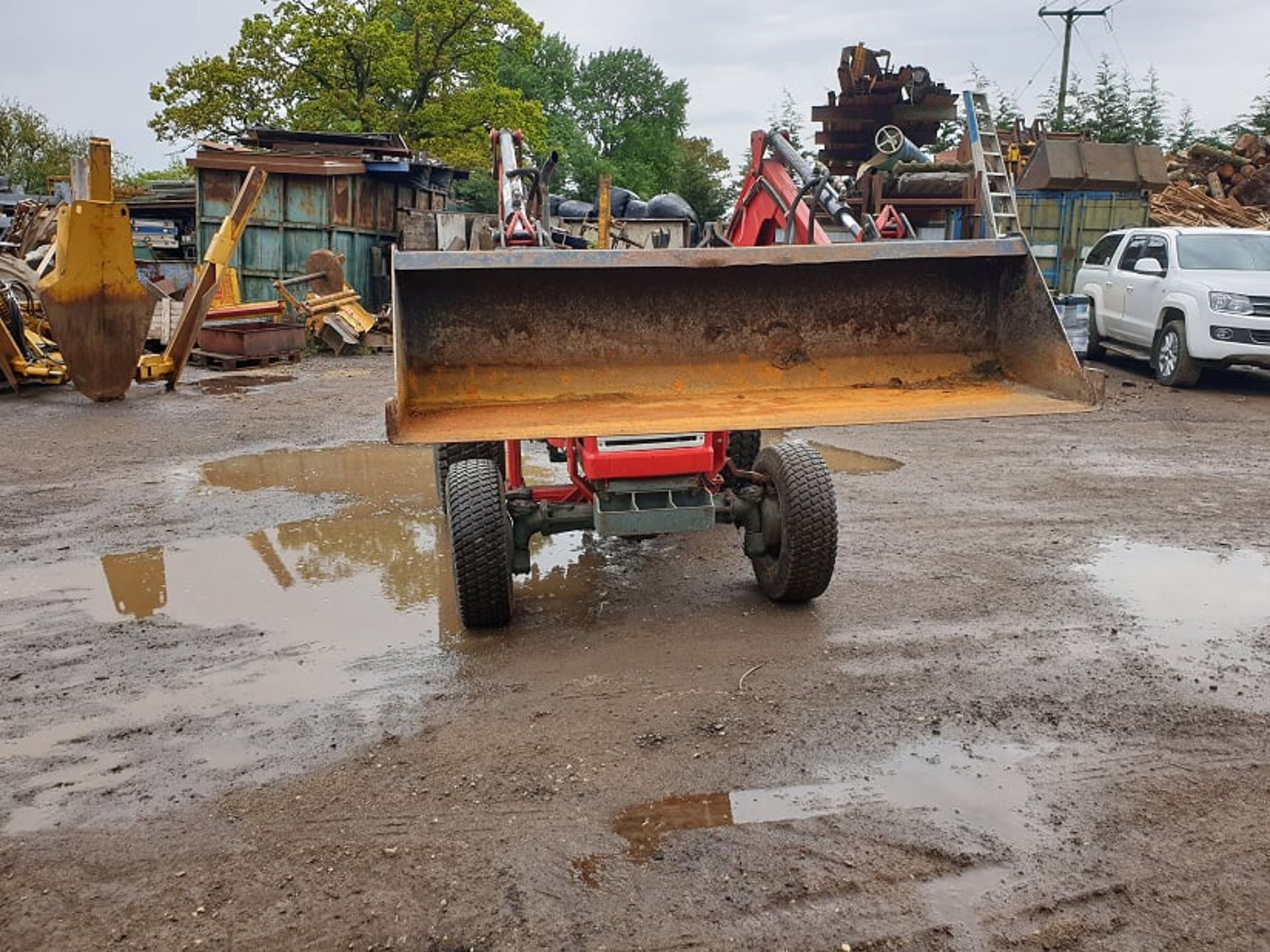 Yanmar Midi Compact Tractor With Loader - Image 3 of 9