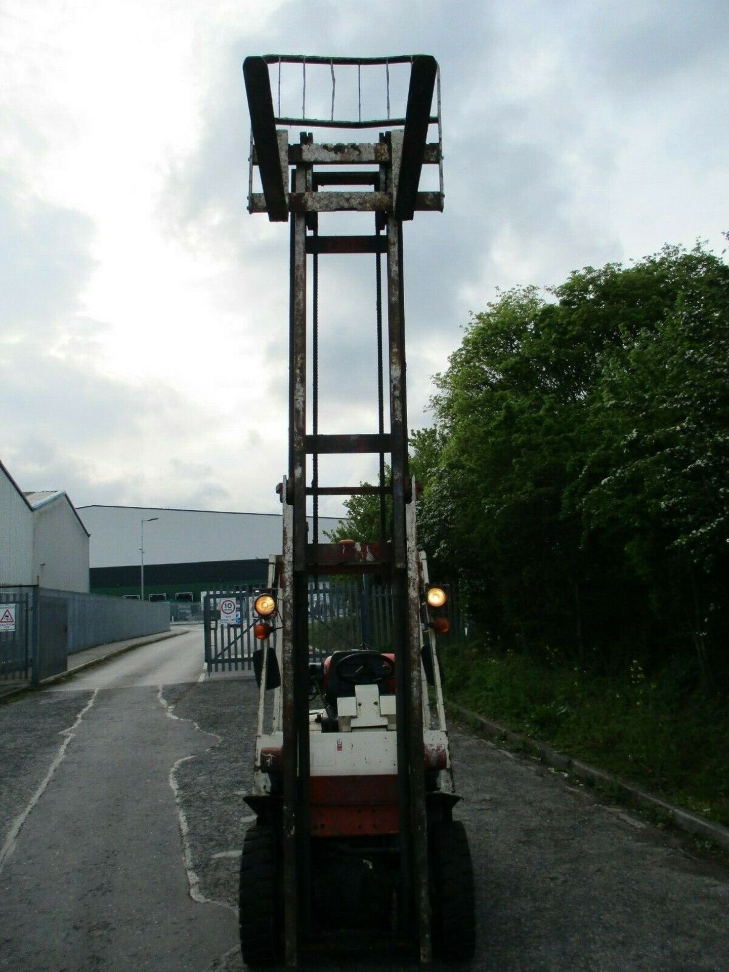 Nissan 25 Forklift - Image 5 of 9