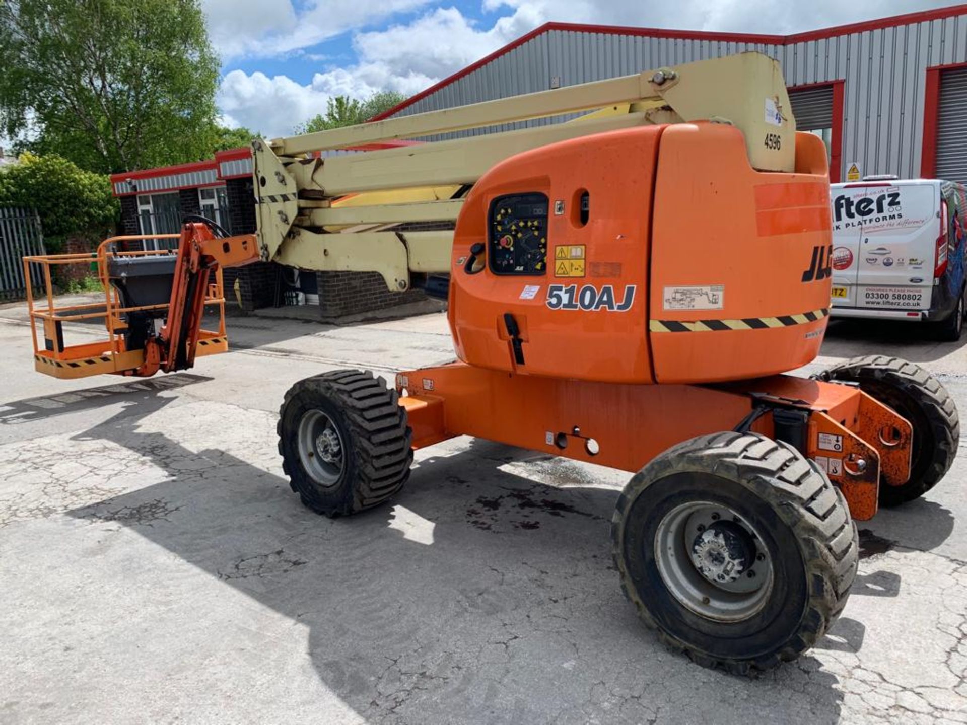 JLG 510JLG 510A Articulated Boom Lift 4X4