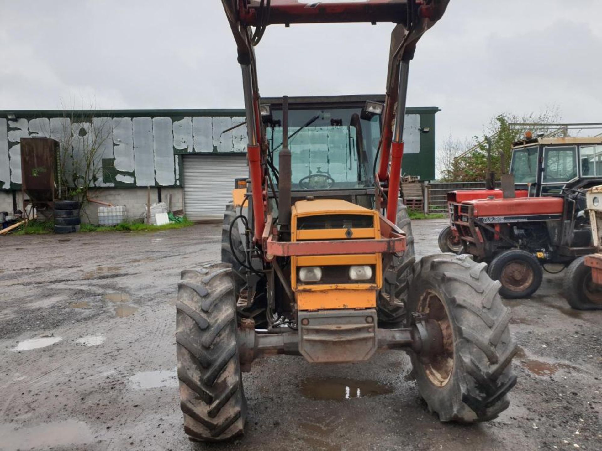 Renault 4WD Tractor & Loader - Image 8 of 9