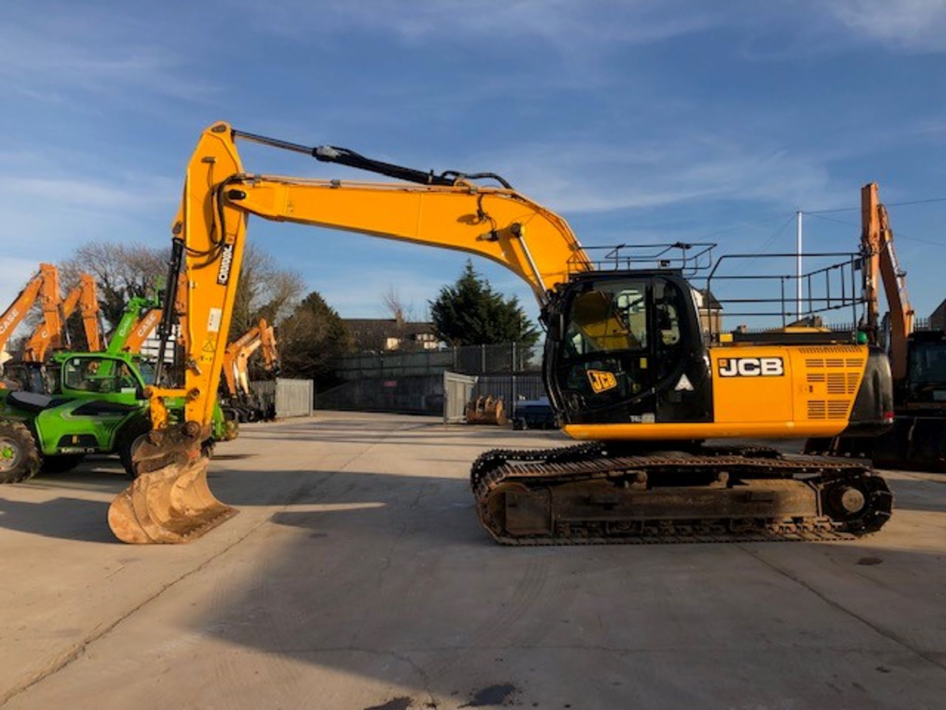 2014 JCB JS220 Digger Excavator - Image 2 of 7