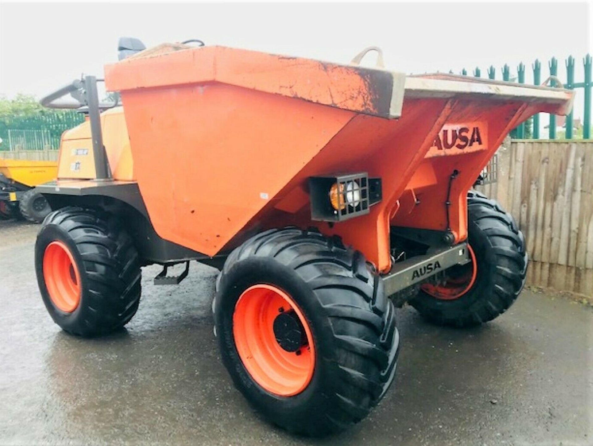 Ausa D1000 AP 10 Tonne Straight Tip Dumper - Image 3 of 11