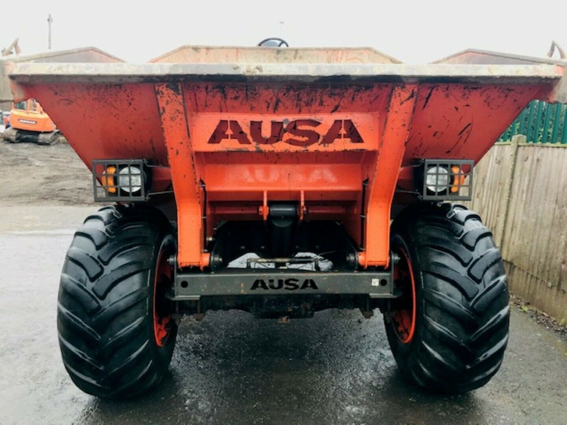 Ausa D1000 AP 10 Tonne Straight Tip Dumper - Image 8 of 11