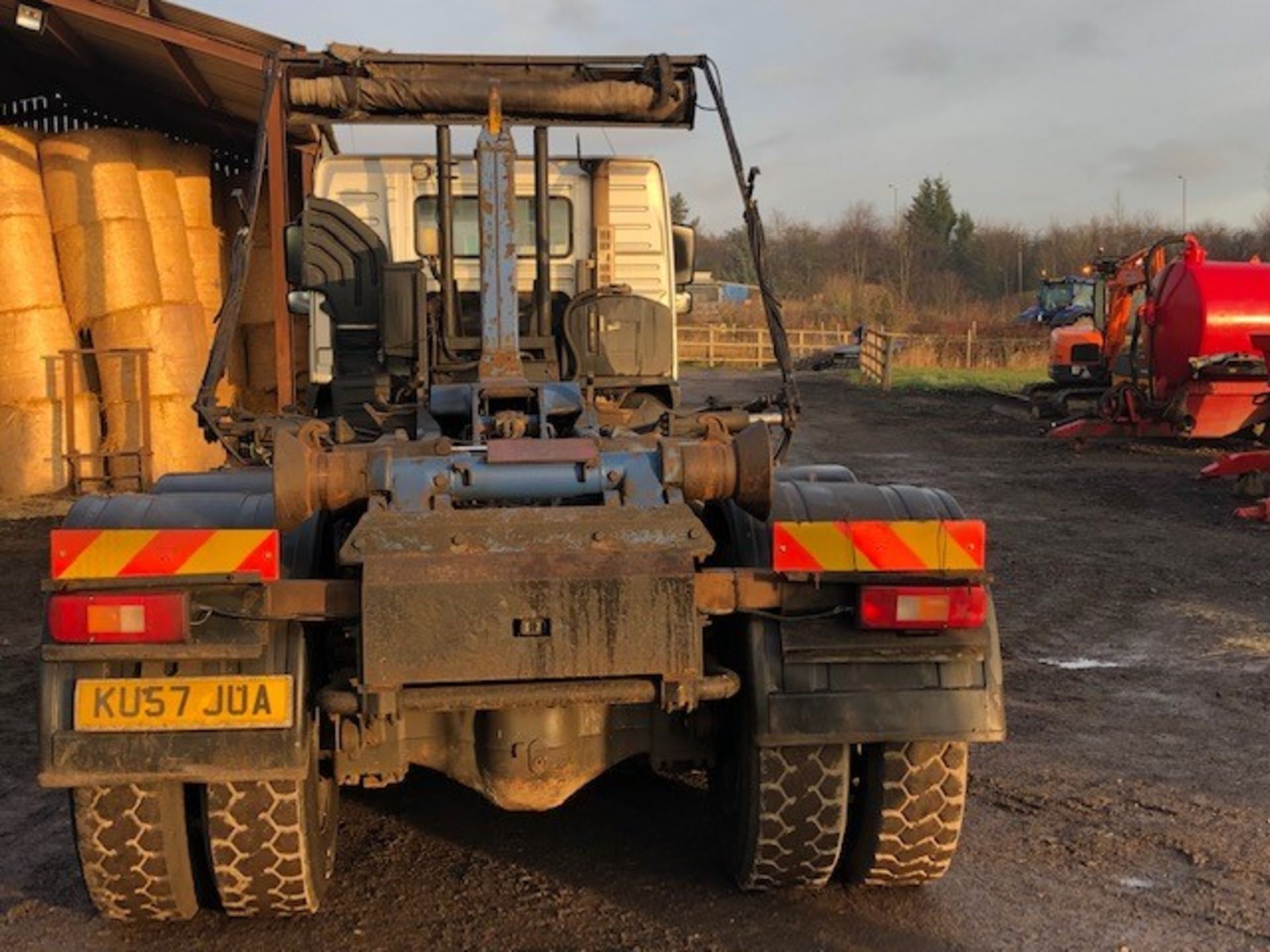 Volvo FM360 8x4 Hookloader - Image 3 of 13