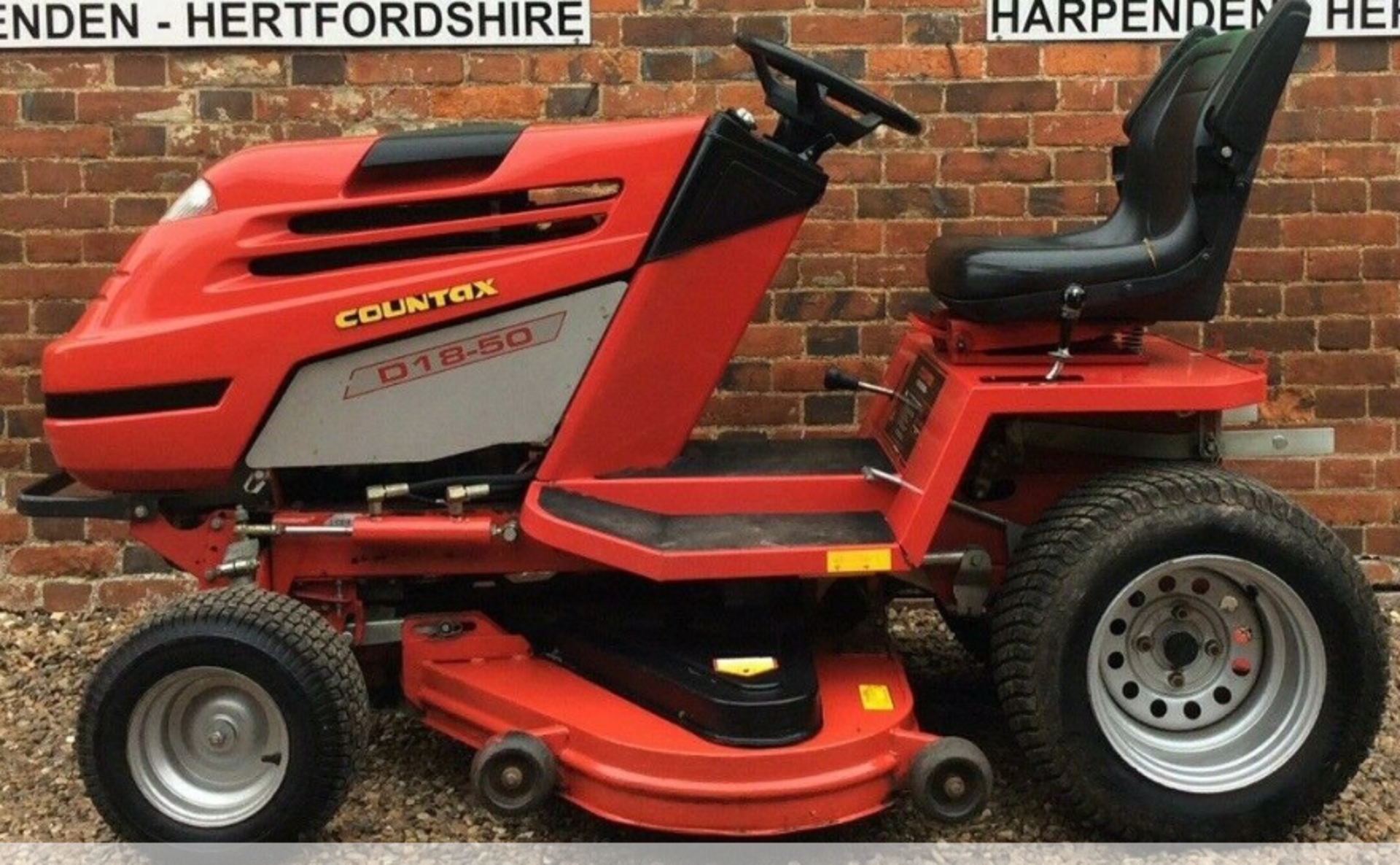 Countax D 18-50 Ride On Mower - Image 2 of 8