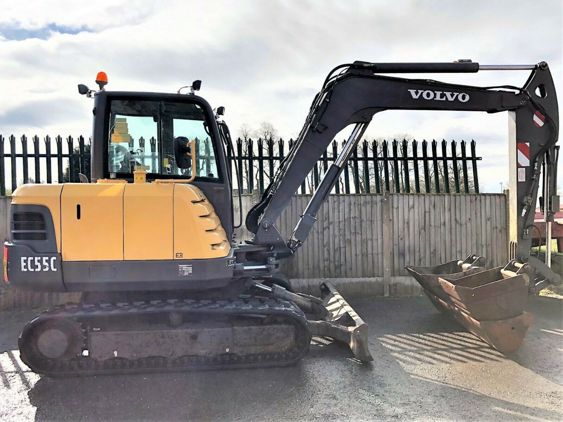 WITHDRAWN LOT Volvo EC55C Excavator / Digger - Image 2 of 10