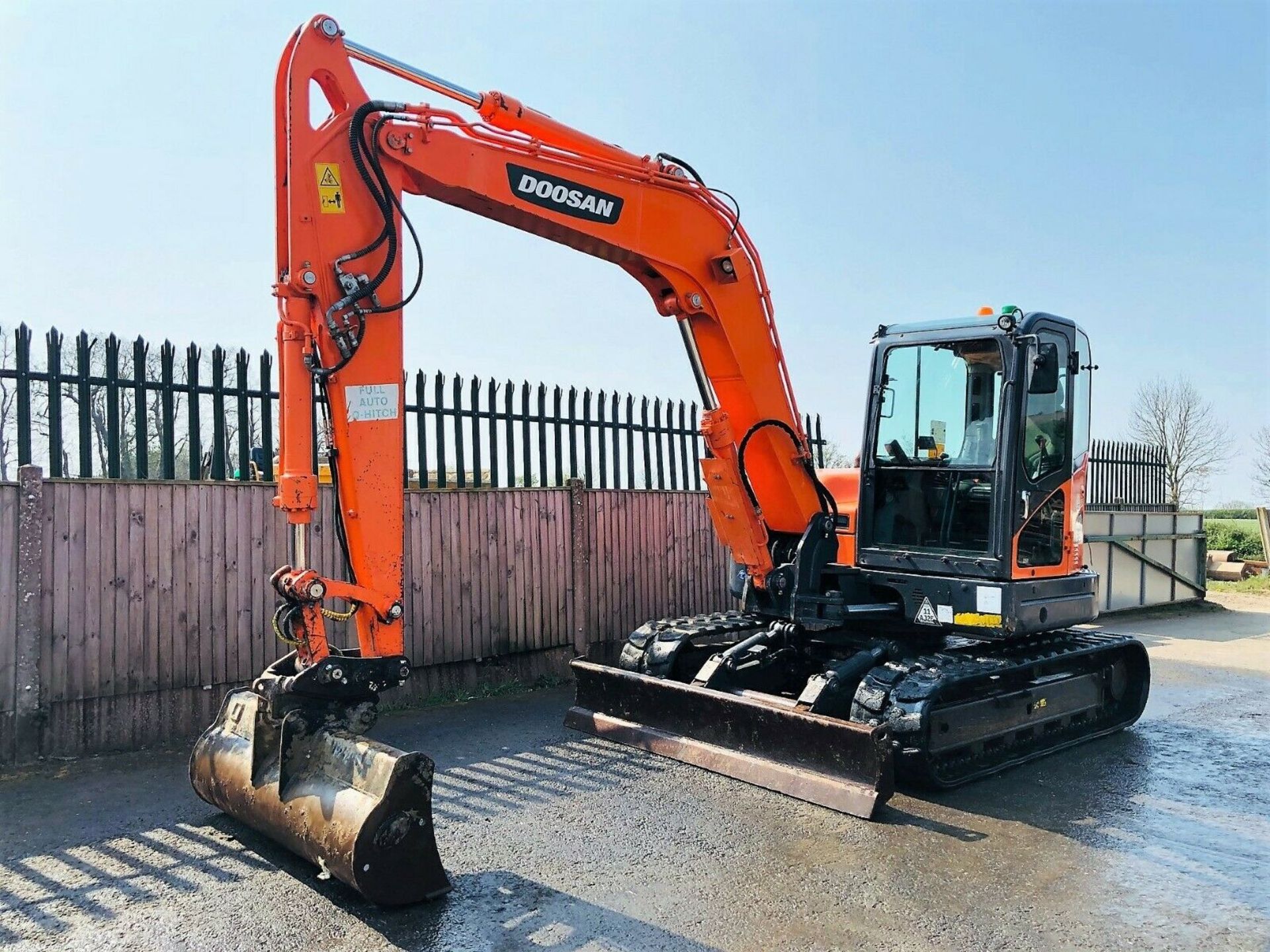 Doosan DX85R Excavator / Digger - Image 3 of 12