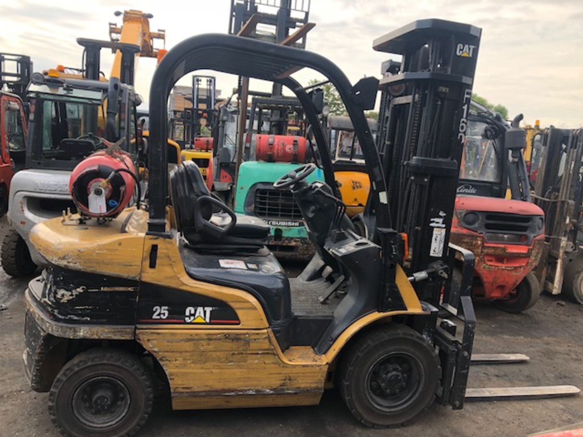 Forklift CAT GP25N 3Stage