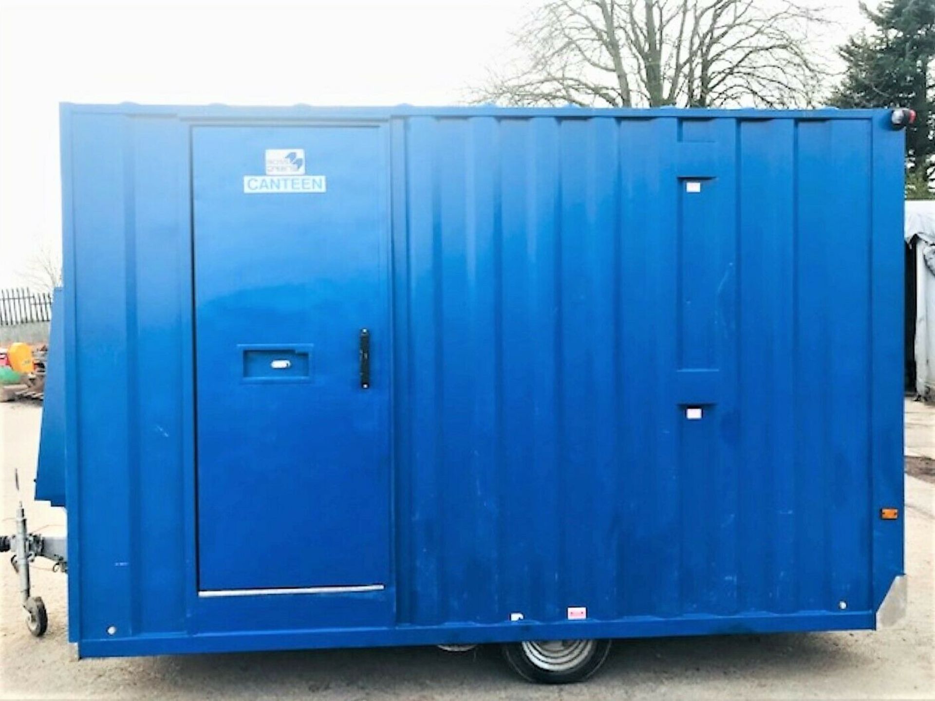 Boss 6 Man Mobile Towable Welfare Unit ECO