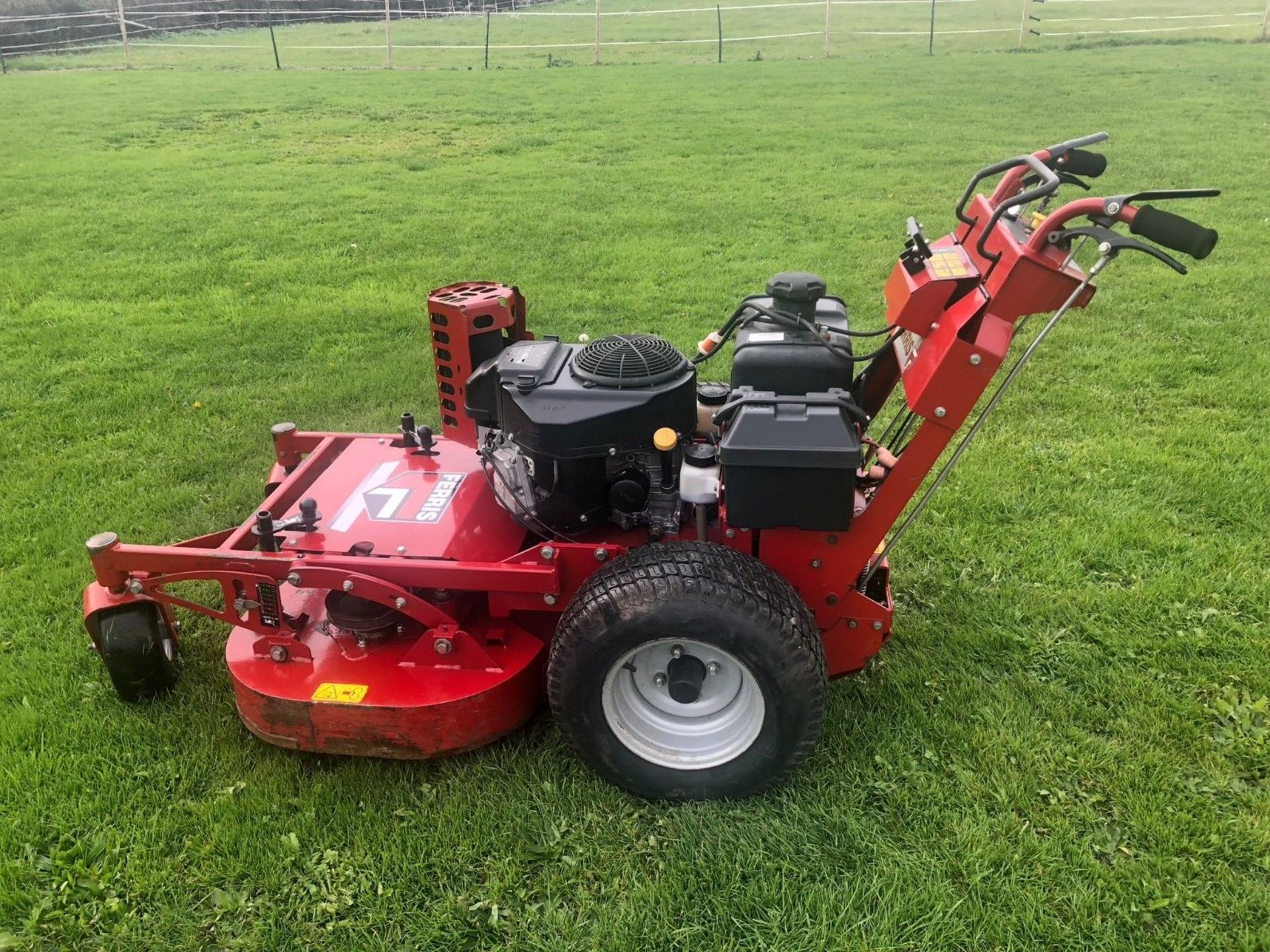 Ferris 36" Cut Zero Turn Rotary Bank Mower - Image 4 of 6