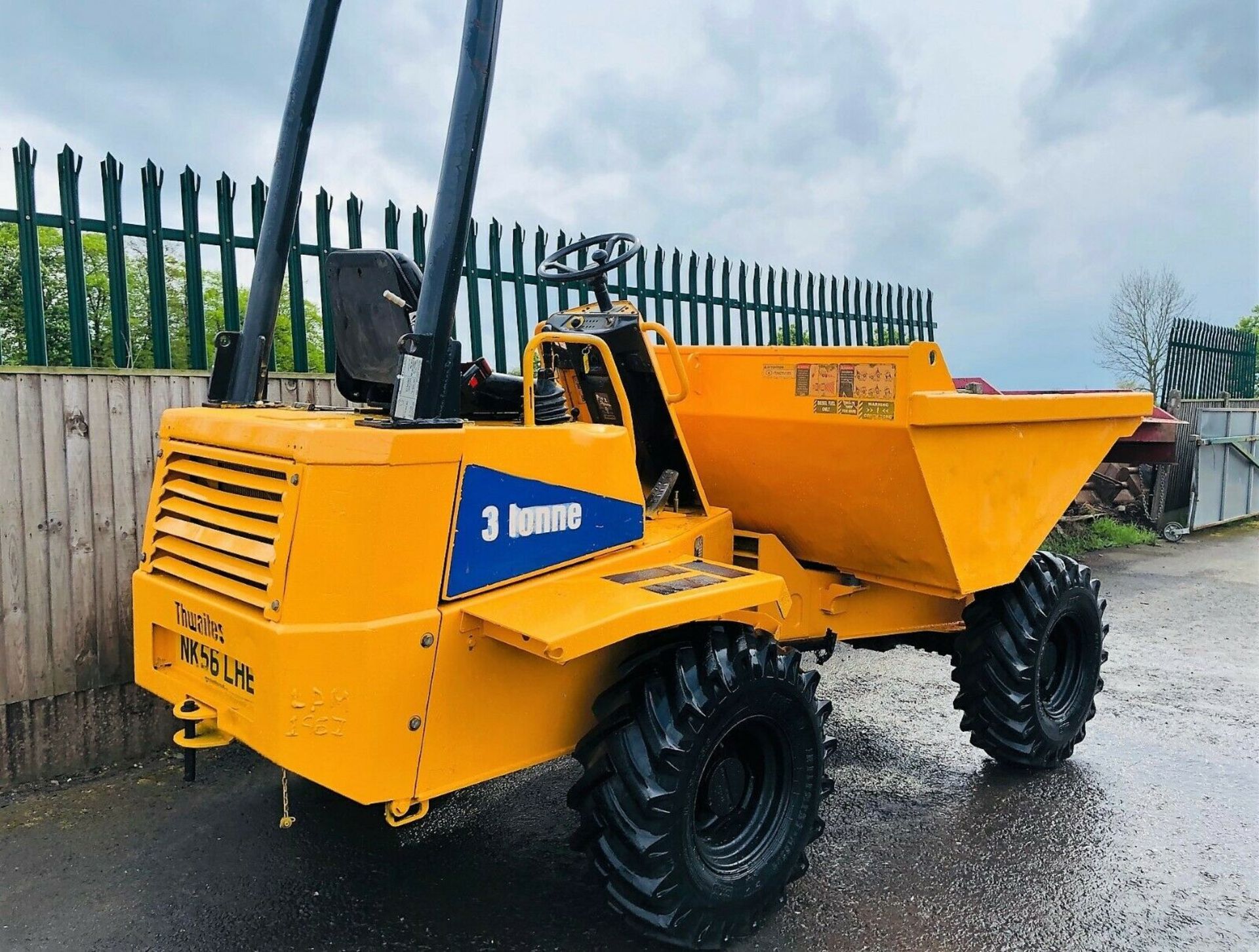 2006 Thwaites 3 Tonne Straight Tip Dumper - Image 4 of 9