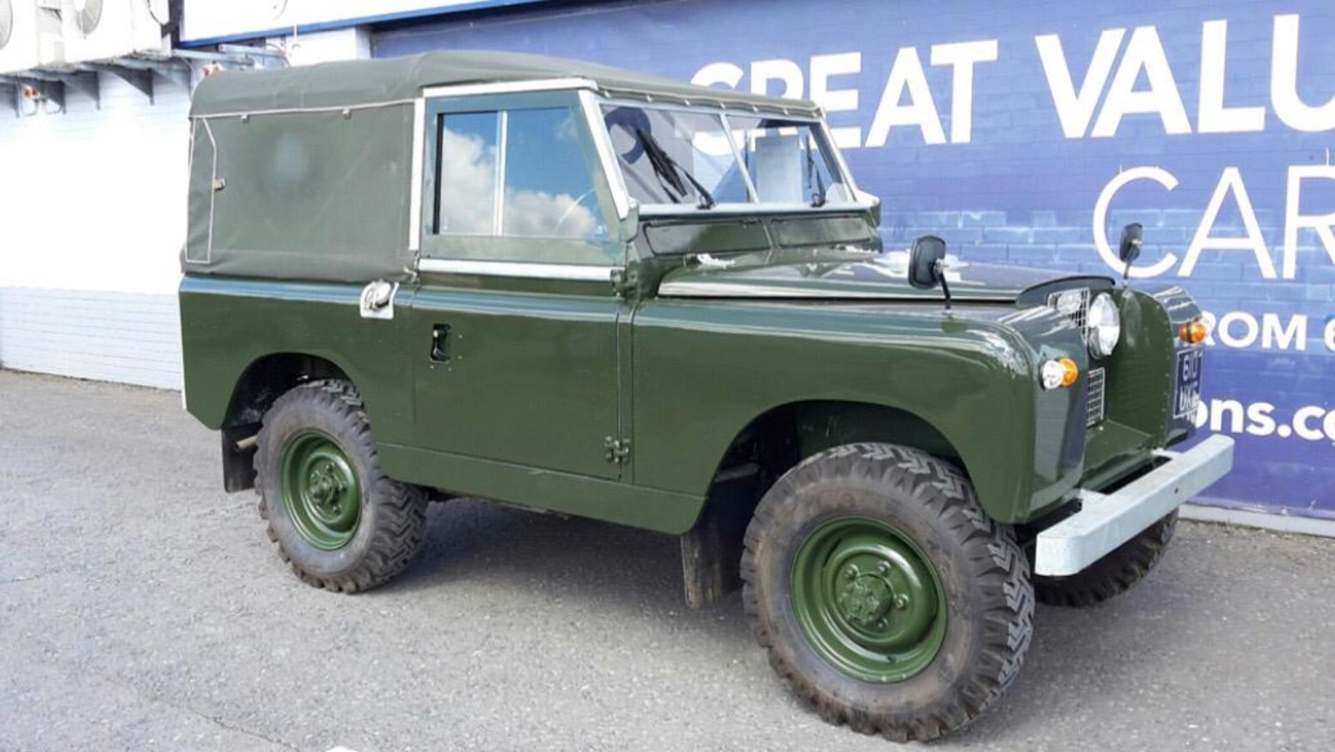 *RESERVE LOWERED TODAY* NO VAT Land Rover Defender Series 2 - Image 2 of 9