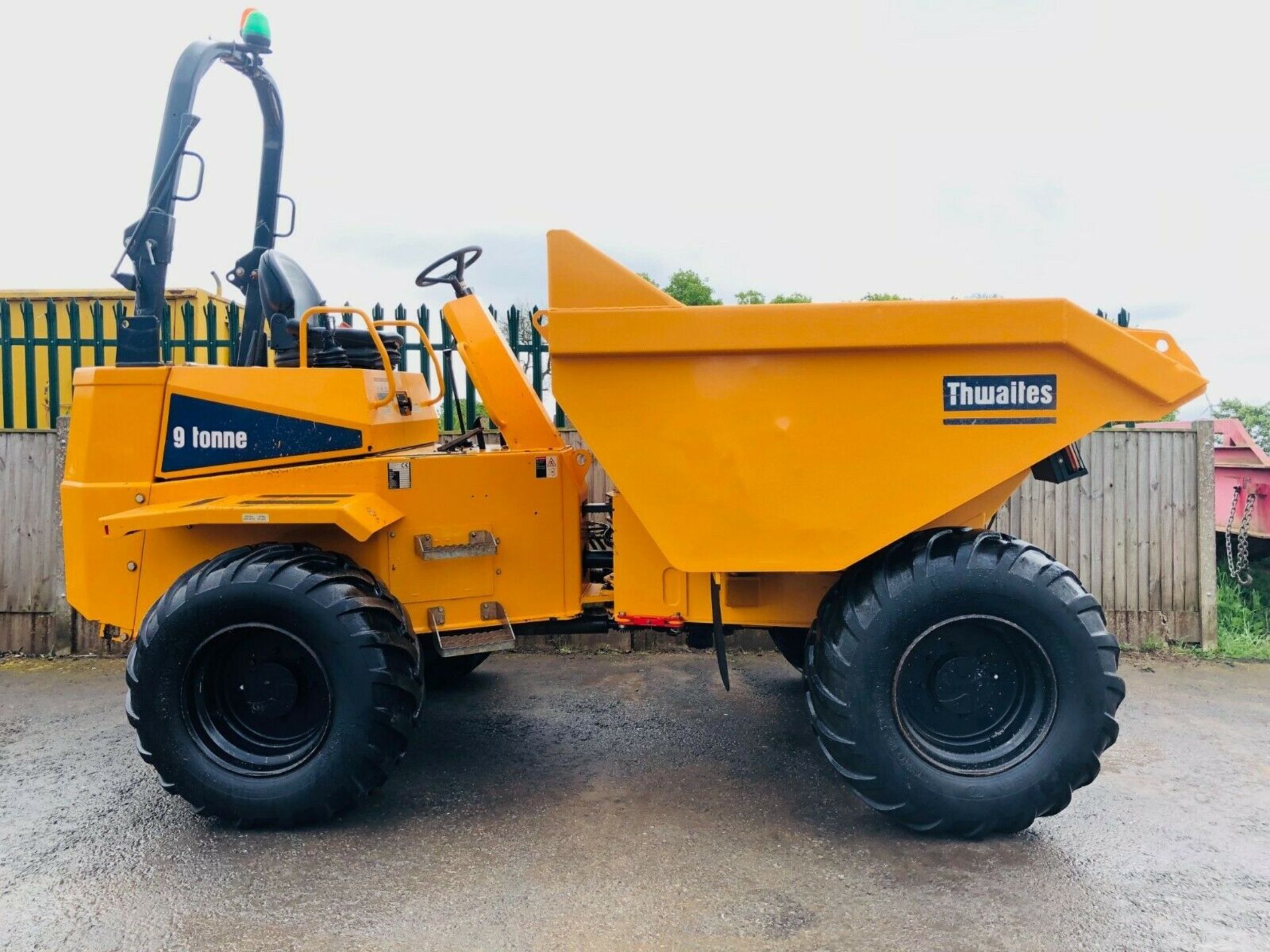 9 Tonne Straight Tip Dumper - Image 3 of 11