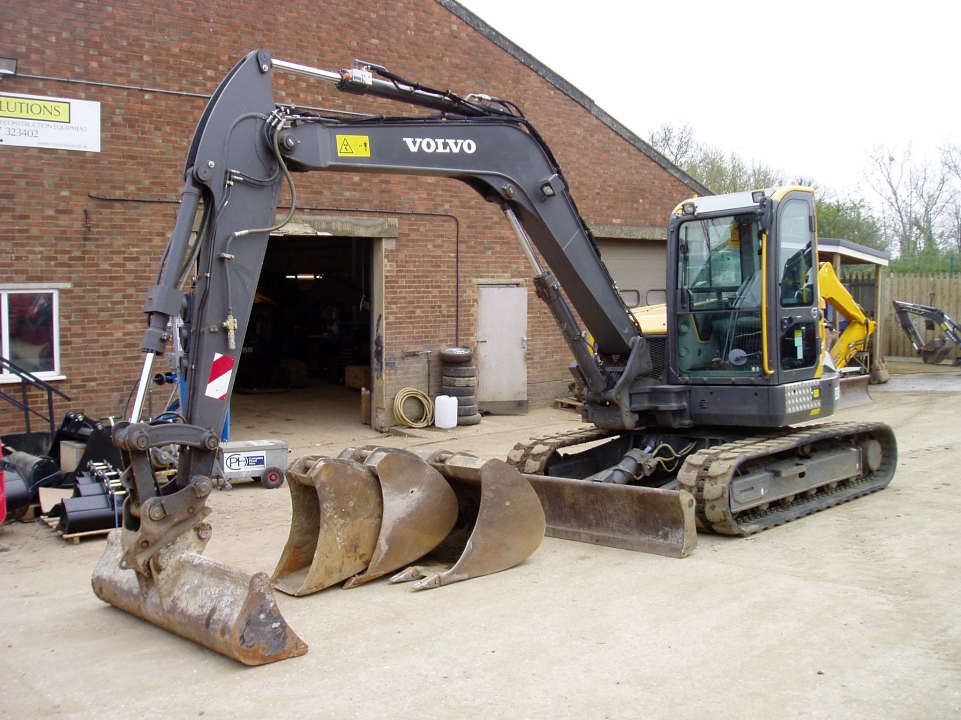 Volvo ECR88D 212139 Reduced Tail Swing Midi Excavator - Image 2 of 22