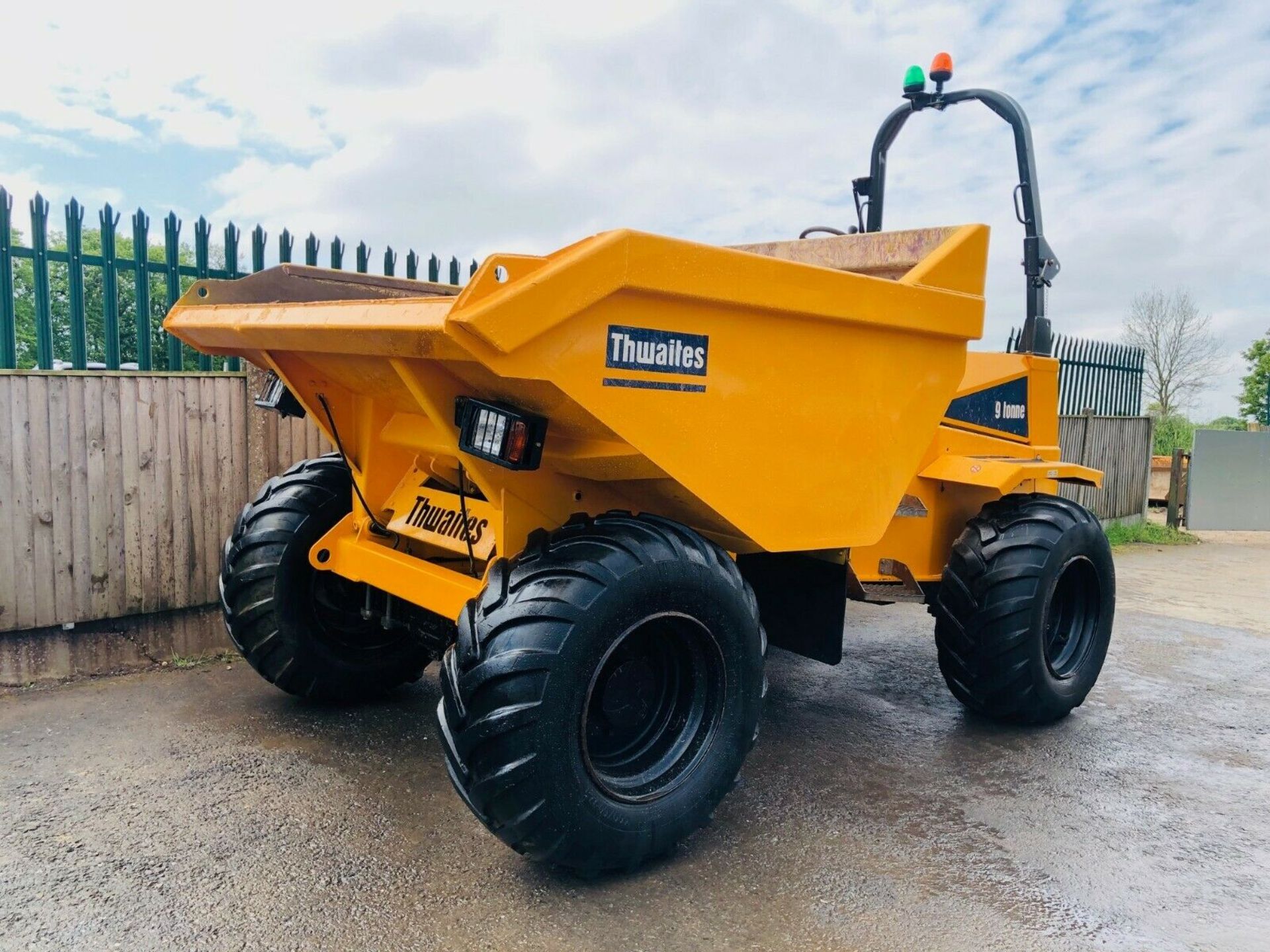 9 Tonne Straight Tip Dumper - Image 5 of 11