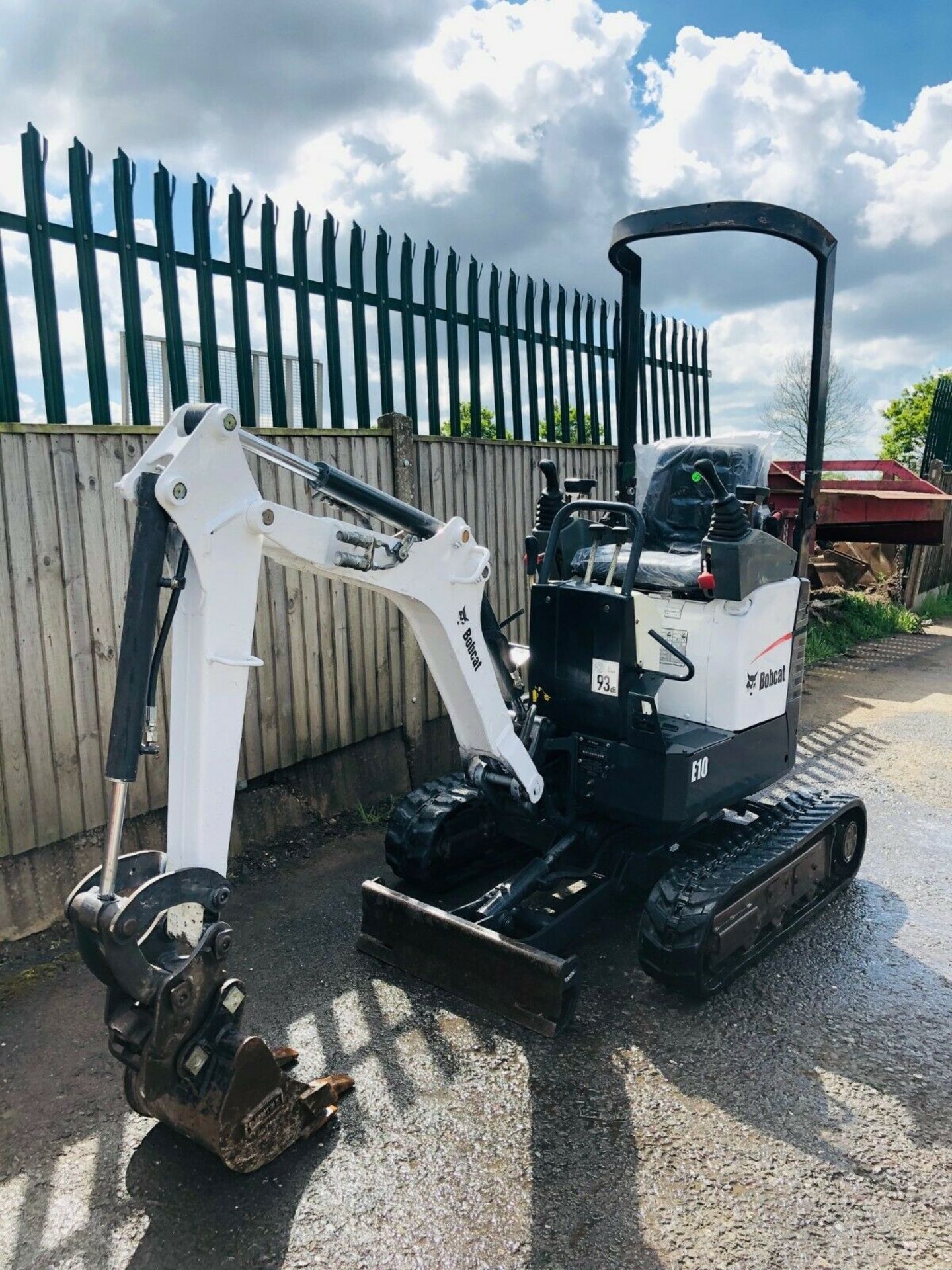 Bobcat E10 Excavator Digger - Image 4 of 9