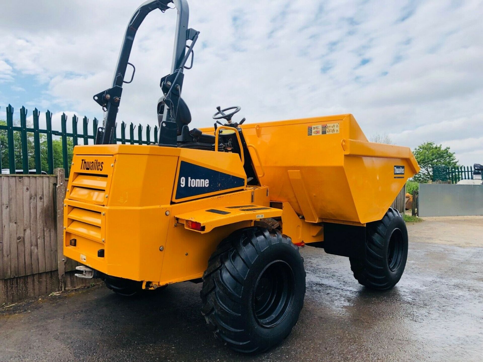 9 Tonne Straight Tip Dumper - Image 6 of 11