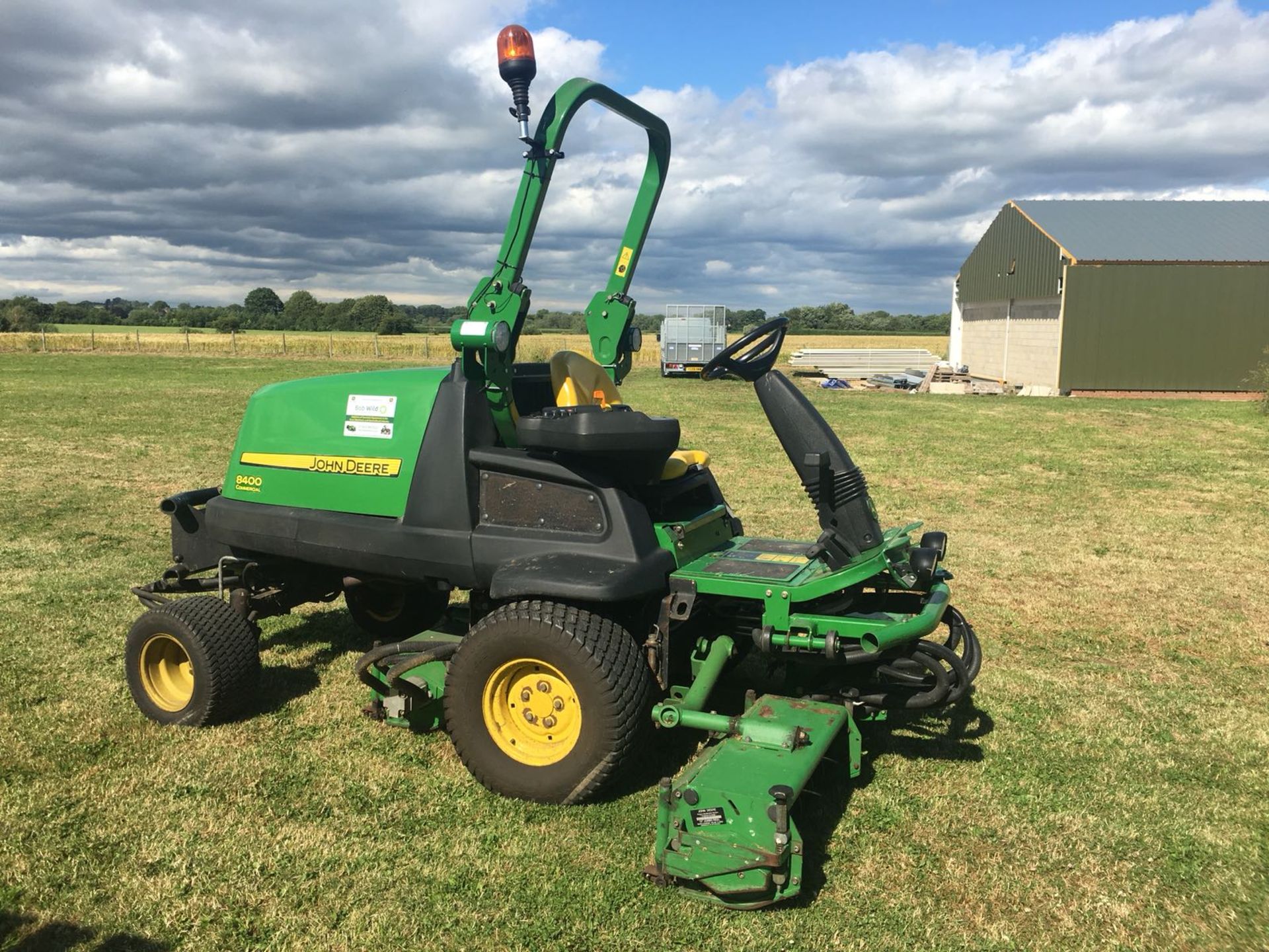 John Deere 8400 Triple Gang Ride on Mower - Image 3 of 12