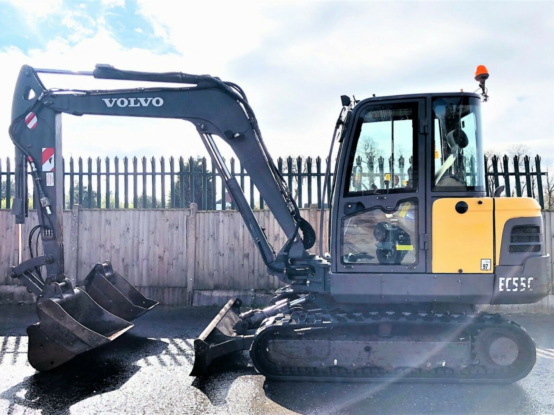 WITHDRAWN LOT Volvo EC55C Excavator / Digger