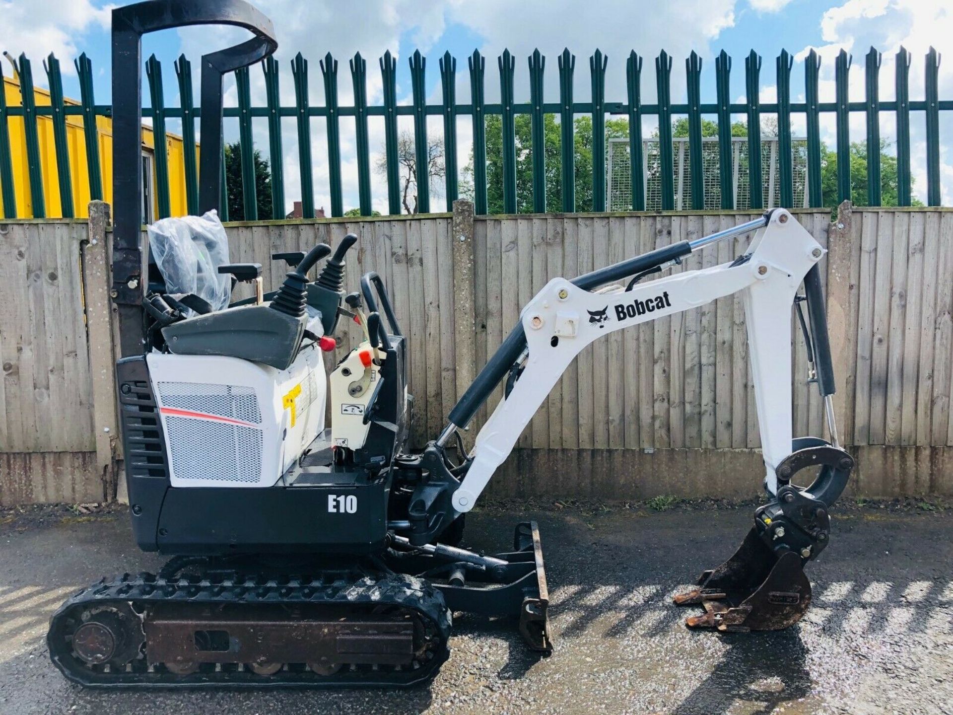 Bobcat E10 Excavator Digger - Image 2 of 9