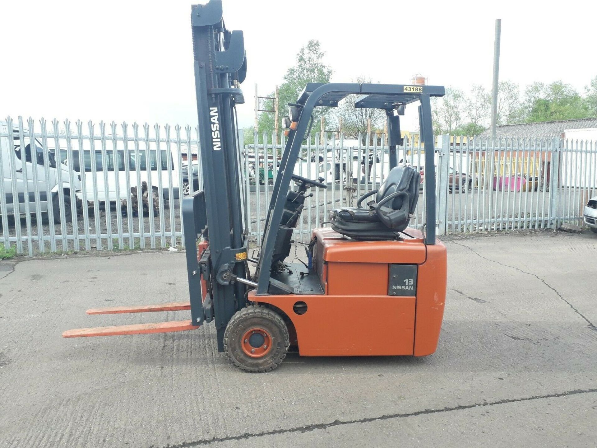 Nissan 1.3T 3 Wheel Forklift - Bild 6 aus 8