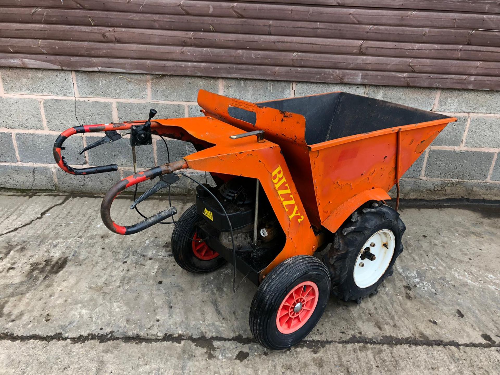 Petrol Muck Truck Barrow - Image 4 of 6